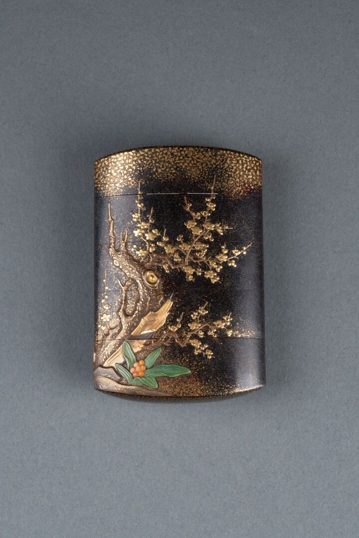 JAPON - Epoque MEIJI (1868-1912) INRO decorated with trees and flowers 
Black an&hellip;