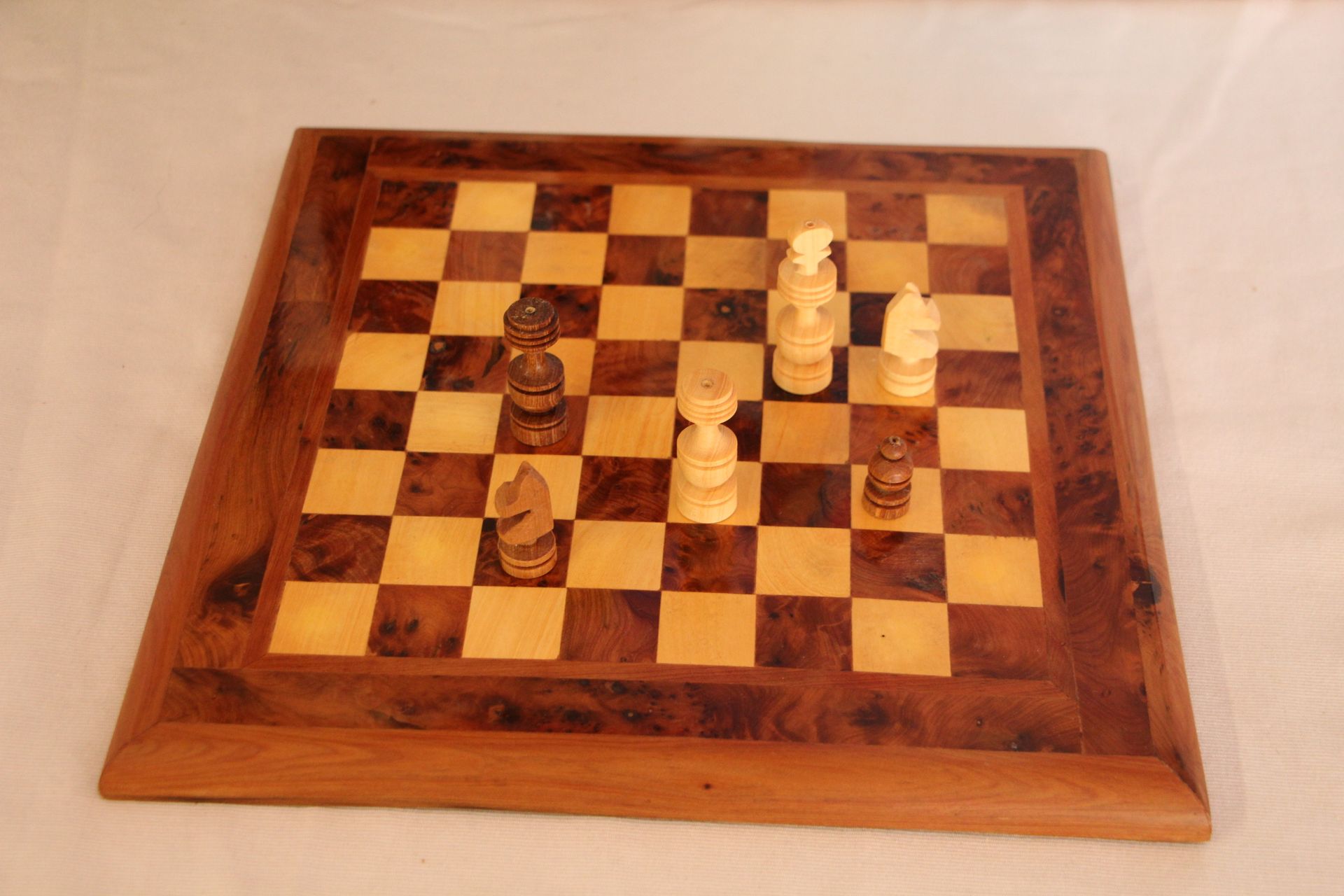 Null Schachspiel aus Holz komplett (guter Zustand) - Brett 30cm x 30cm