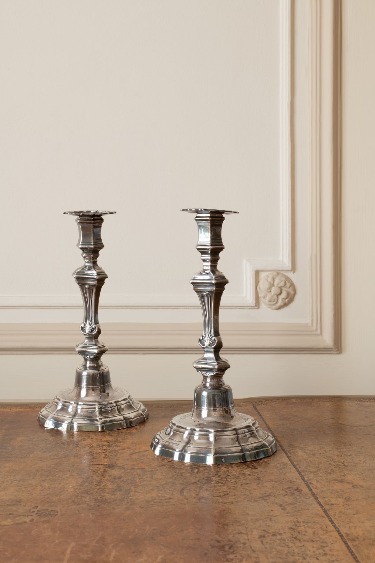 Null Pair of silver torches and two candleholders, the base with contours and do&hellip;