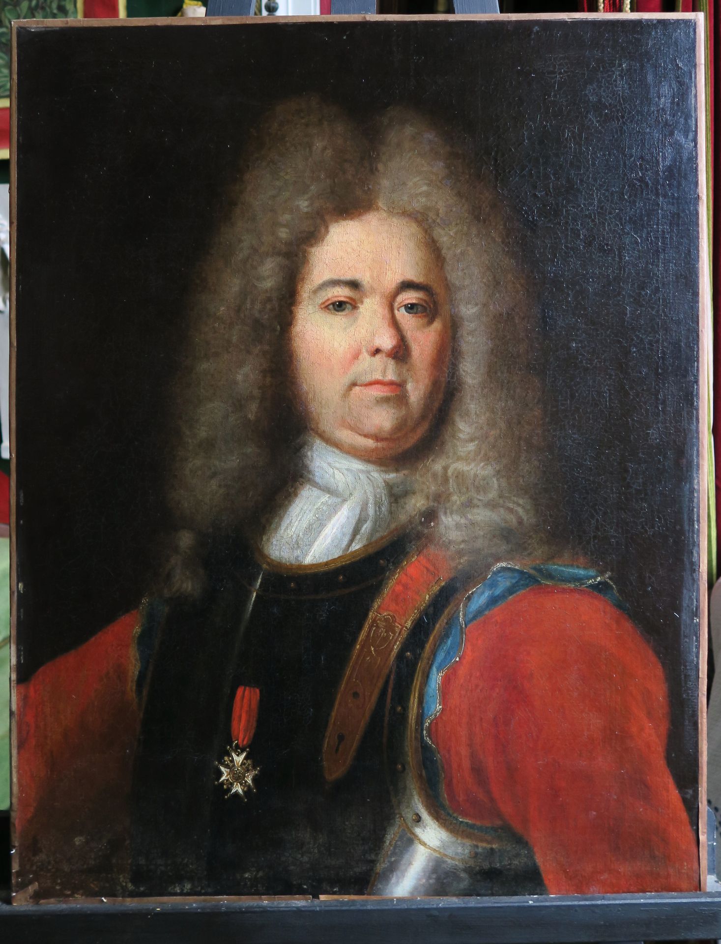 Null 18世纪风格的学校 
带装饰的男子肖像
布面油画，重新装裱，背面用面板加固
74 x 57,7 cm 
(磨损和潮湿痕迹)