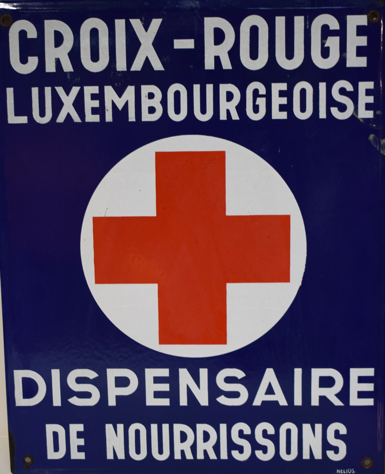 Null (Plaque publicitaire) Plaque émaillée "Croix-Rouge. Luxembourgeoise. DISPEN&hellip;