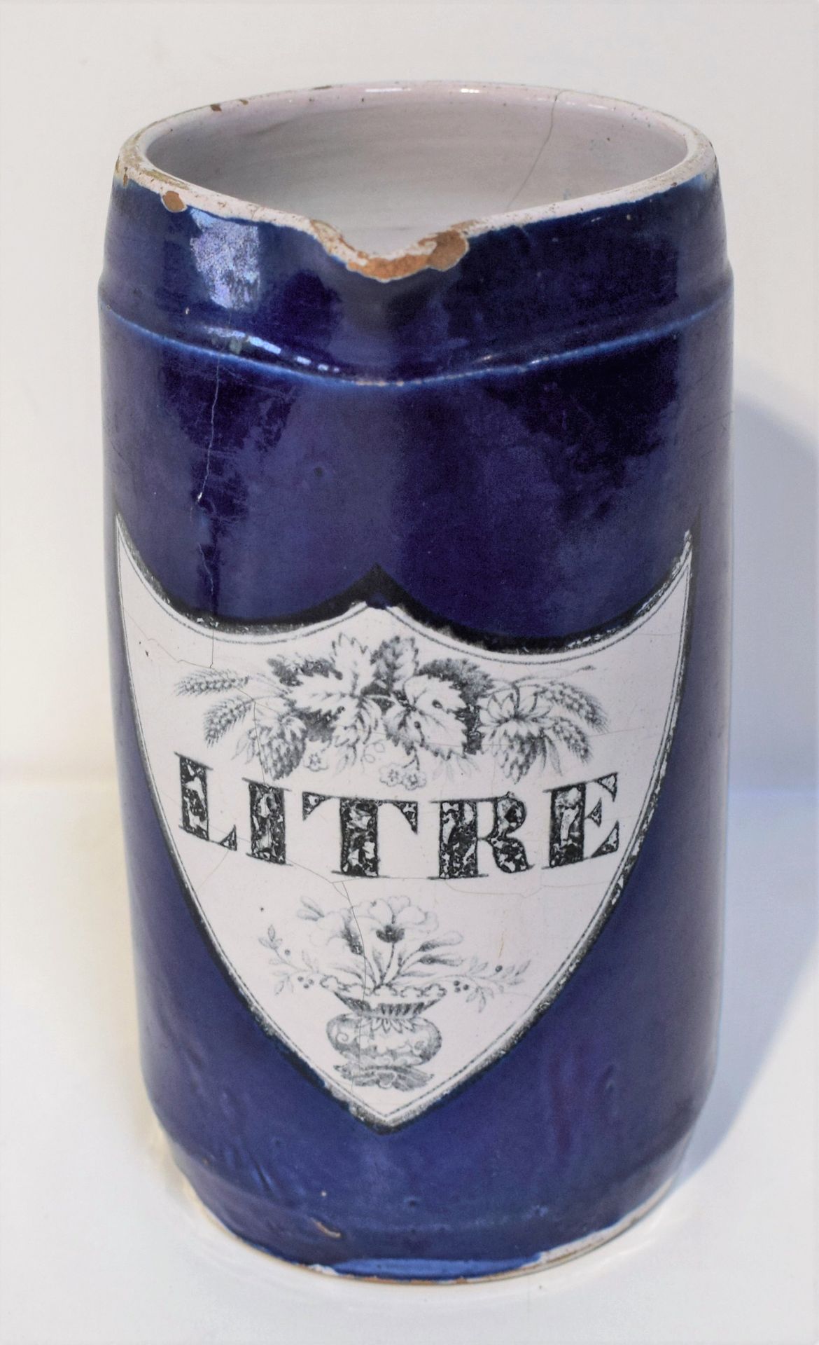 Null Mesure d'un litre avec anse, BOCH Luxembourg, émaillé bleu, milieu du XIXe &hellip;