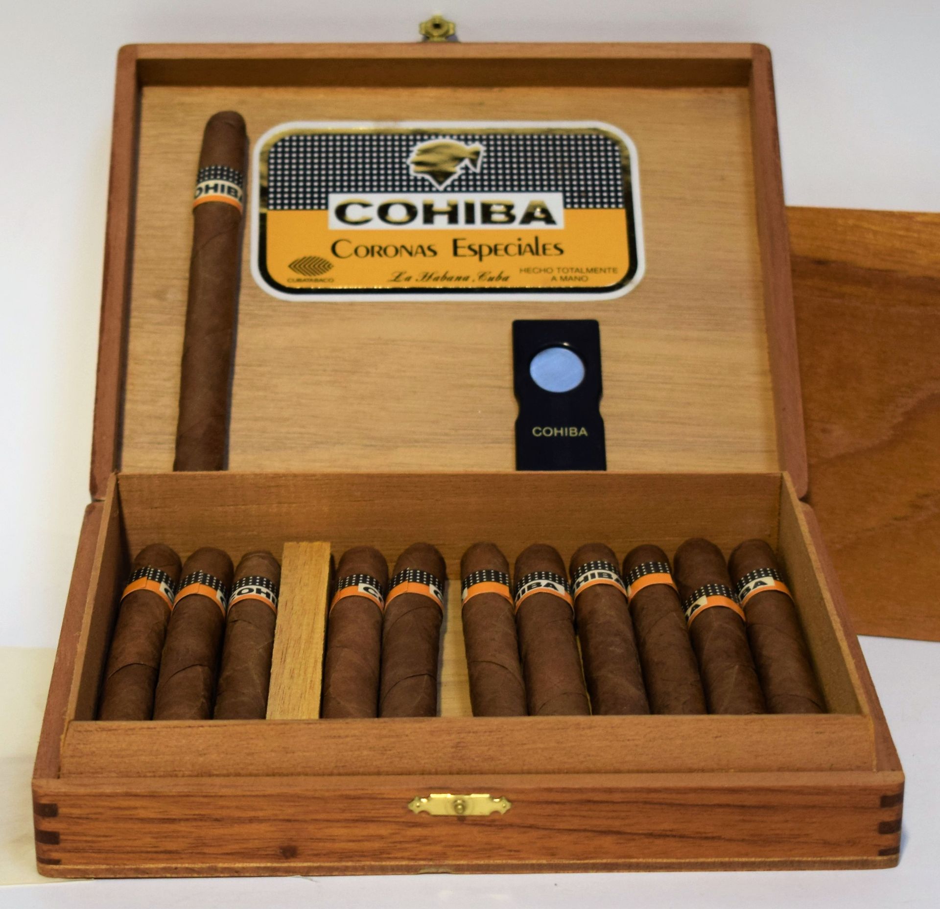 Null COHIBA. Kiste mit 12 Zigarren Coronas Especiales. Hecho en Cuba.