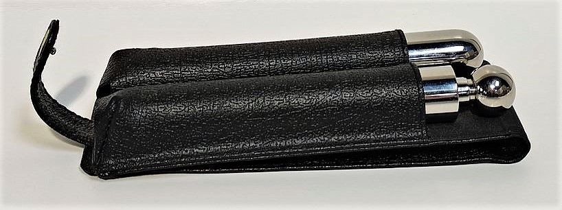 Null Reisezigarrentasche (Marke Victor) aus schwarzem Leder mit zwei Fächern, in&hellip;