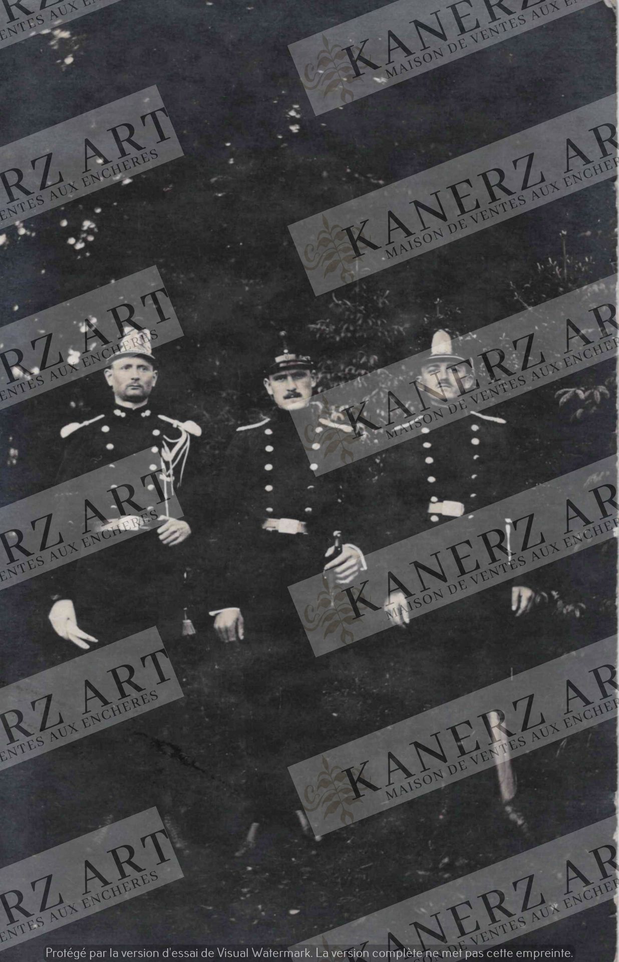 Null (军事）卢森堡宪兵队3名士兵的照片，约1910年，14 x 9厘米