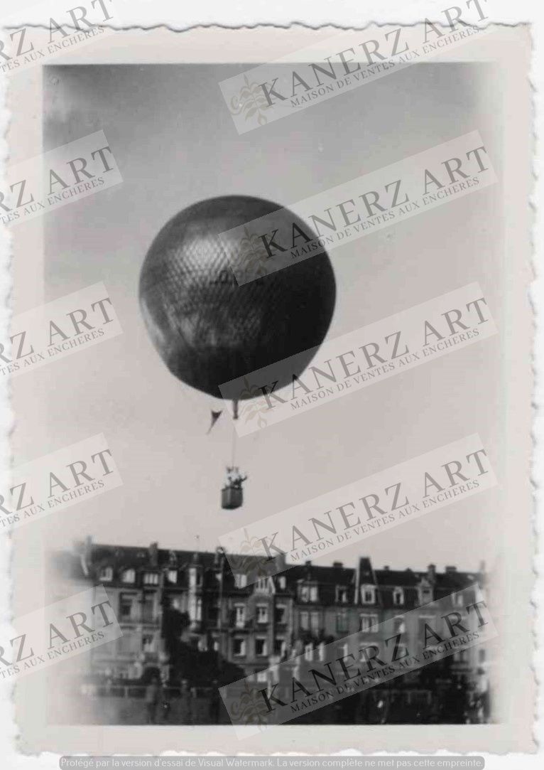Null (OFFIZIELL) Foto eines Heißluftballons, über dem Spora-Sportplatz, 1938