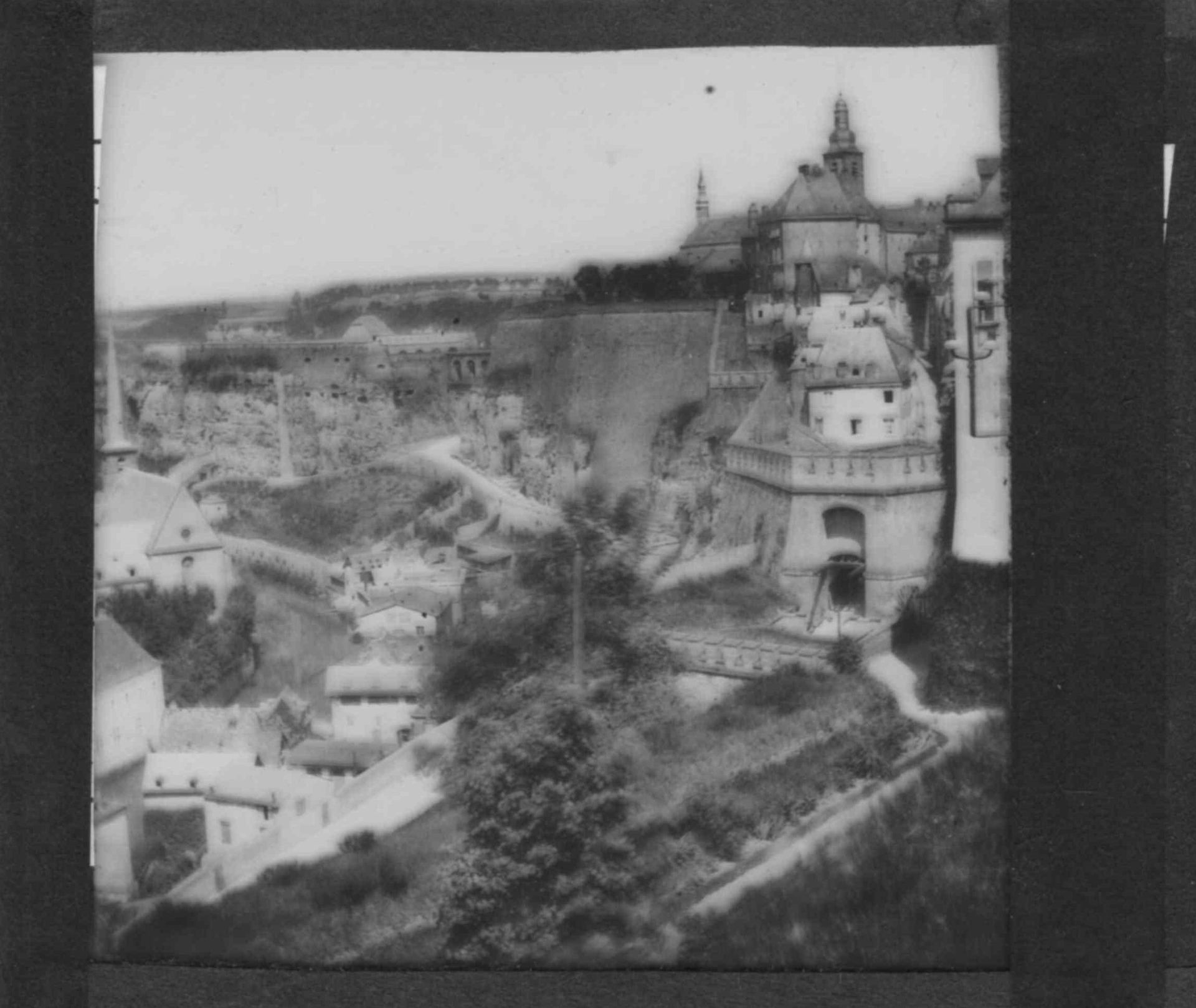 Null (GLASS PLATE) Photograph on glass plate, Entrance door above the casemates,&hellip;