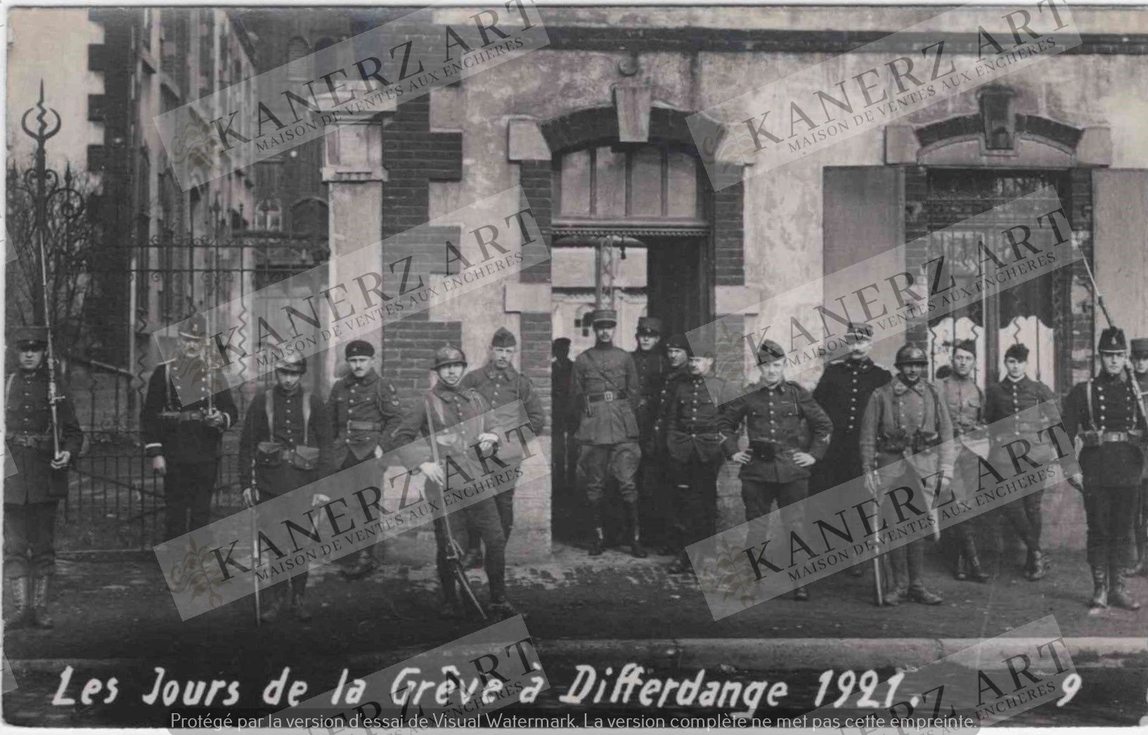 (OFFICIEL) Carte photo "Les jours de la grêve à Differdange, 1921"