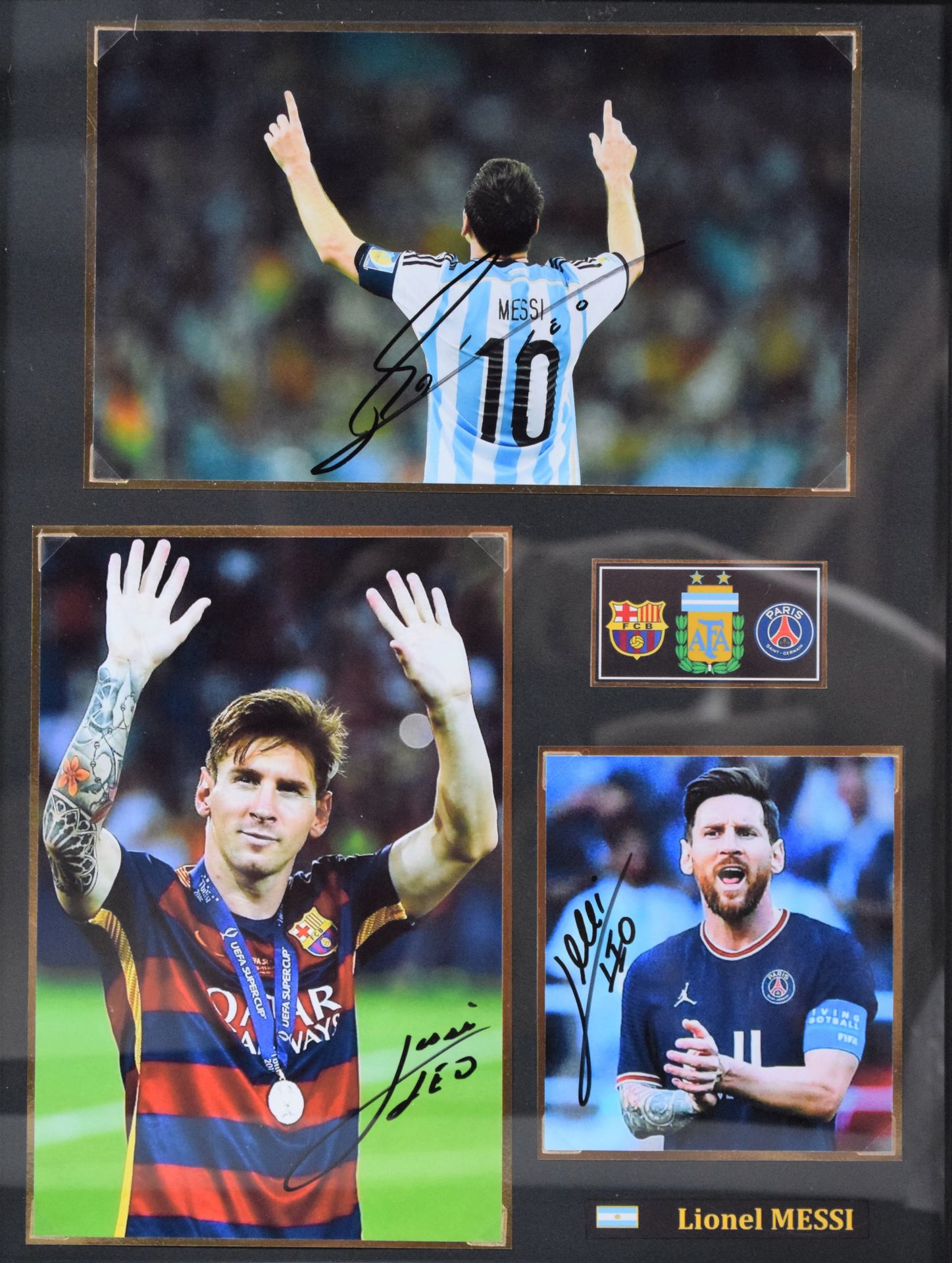 Null (SPORT/PHOTOGRAPHY) Lionel MESSI : 3 original photographs signed by the pla&hellip;