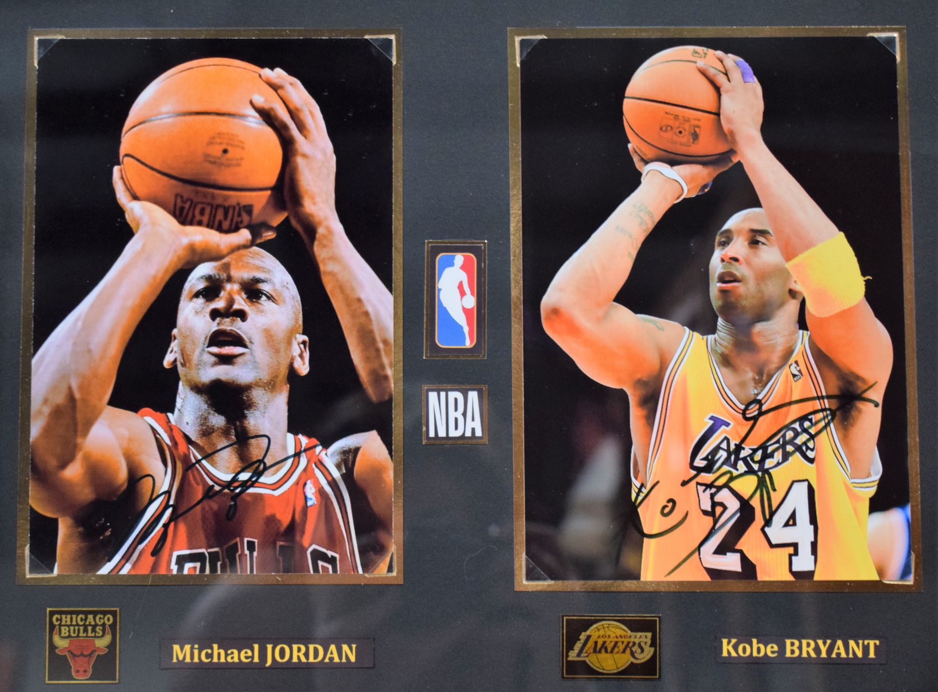 Null (SPORT/PHOTOGRAPHIE) Michael JORDAN et Kobe BRYANT : deux photographies cou&hellip;