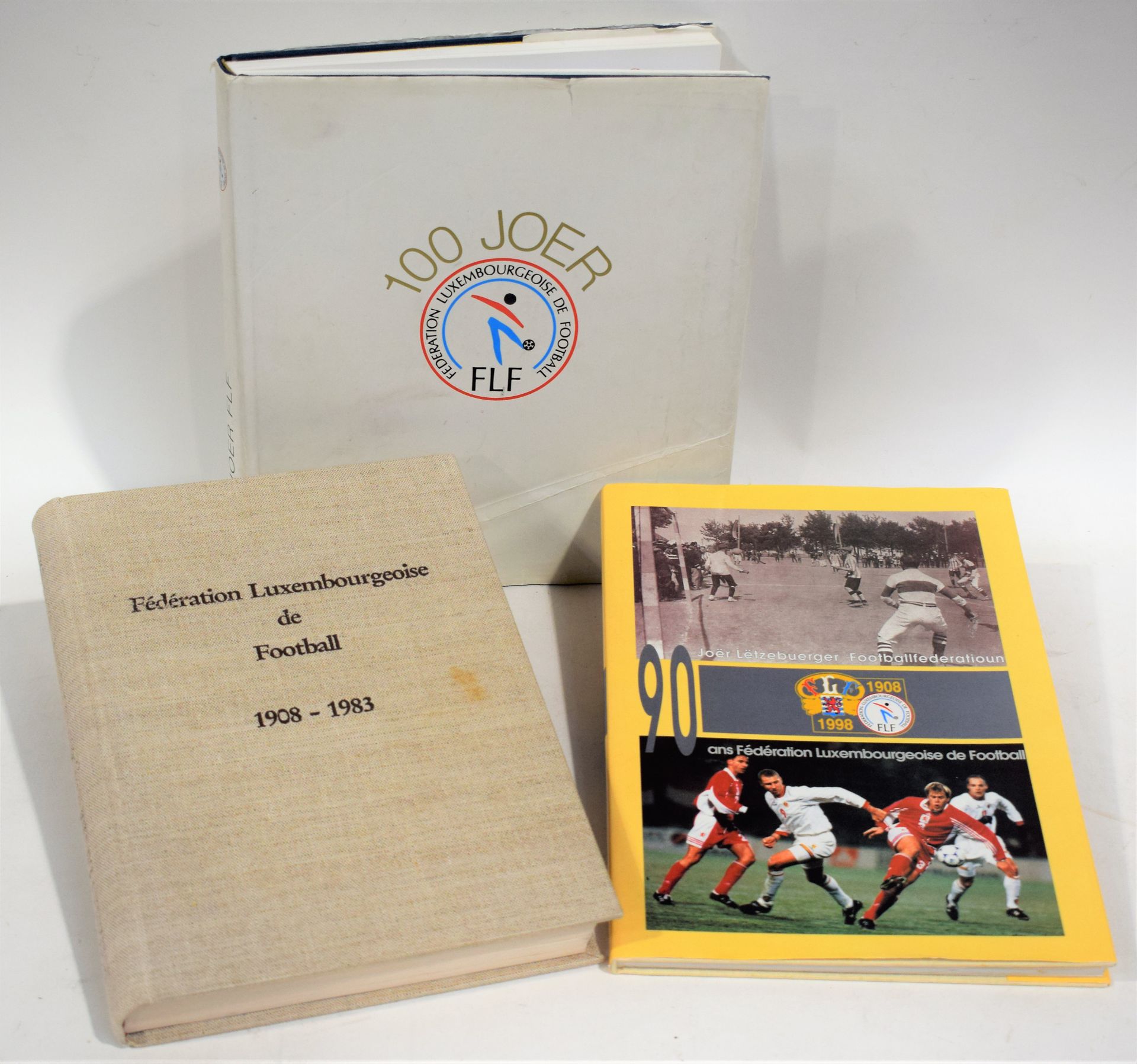 Null (Luxembourg-FOOT) Set von Büchern über Fußball: 1. 75 Jahre Fédération Luxe&hellip;