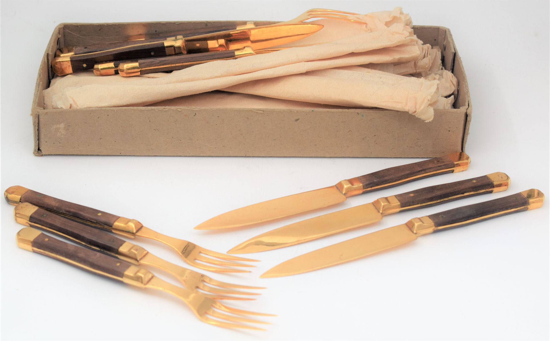 Null Set of 12 dessert knives and 11 dessert forks, gilded stainless steel blade&hellip;