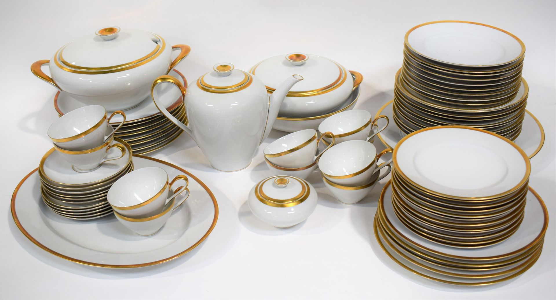 Null KPM Alemania: Importante servicio de porcelana blanca con borde dorado grue&hellip;