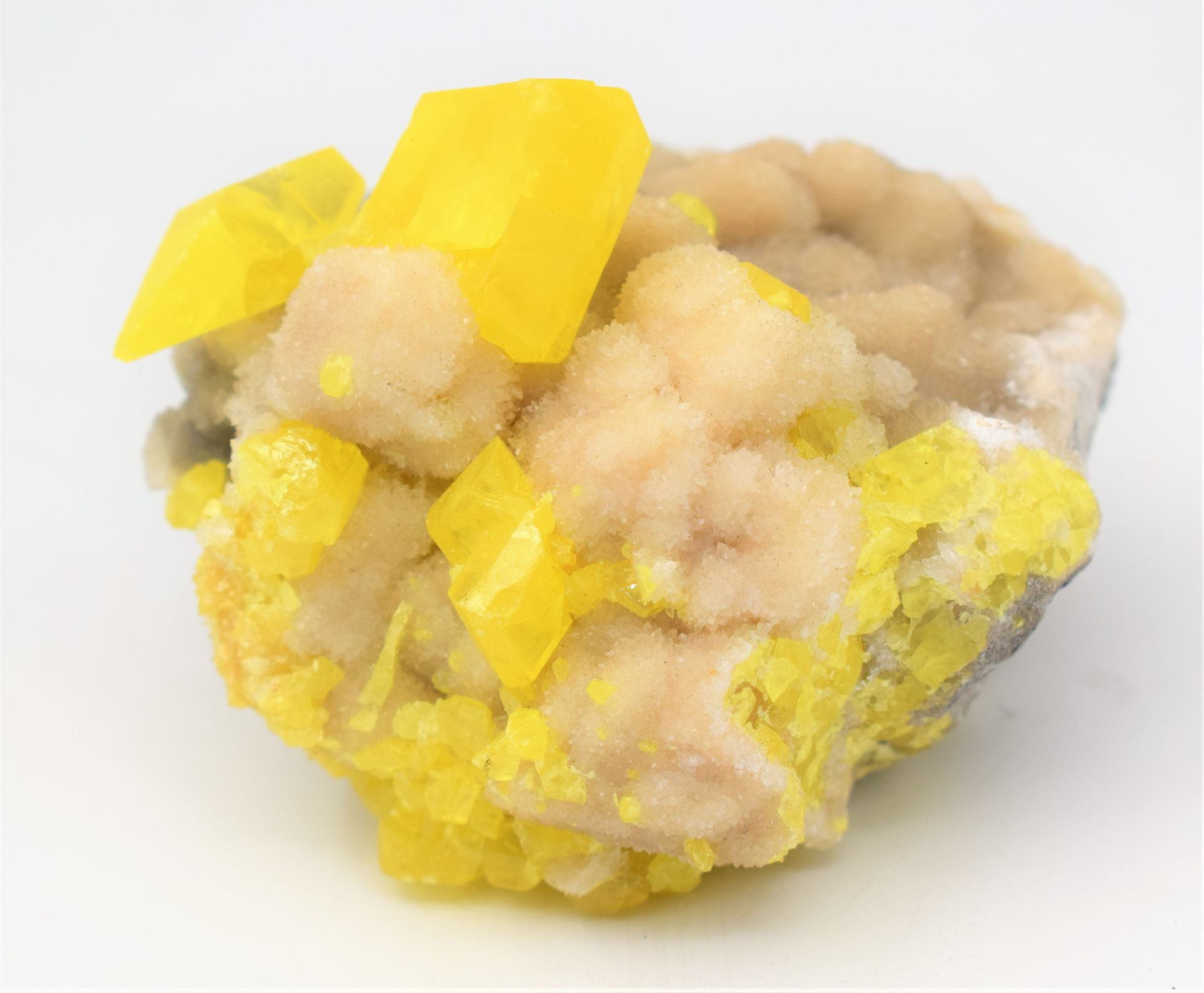 Null (MINERALOGY) Crystallized sulfur, weight: 358 g, diameter: 9 cm

|

(MINERA&hellip;