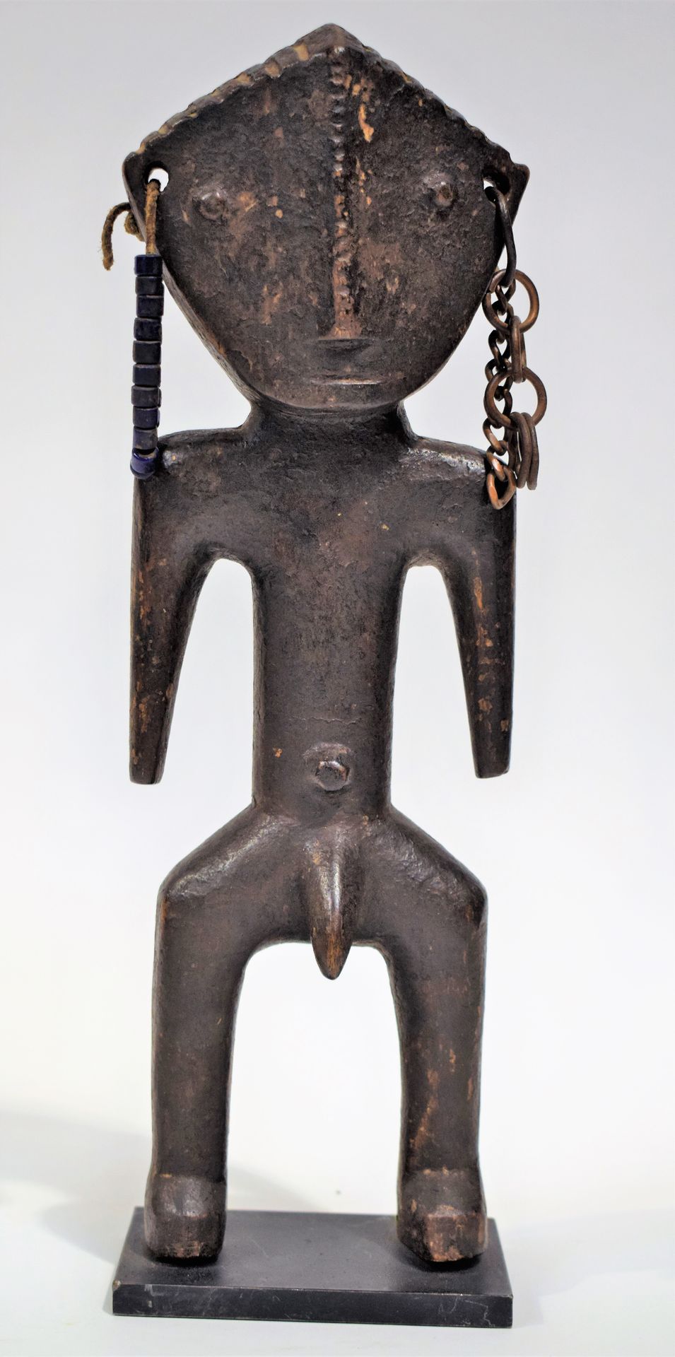 Null (CONGO) Statuette d'ancêtre ZANDE, socle sur mesure, liée aux rites de prot&hellip;
