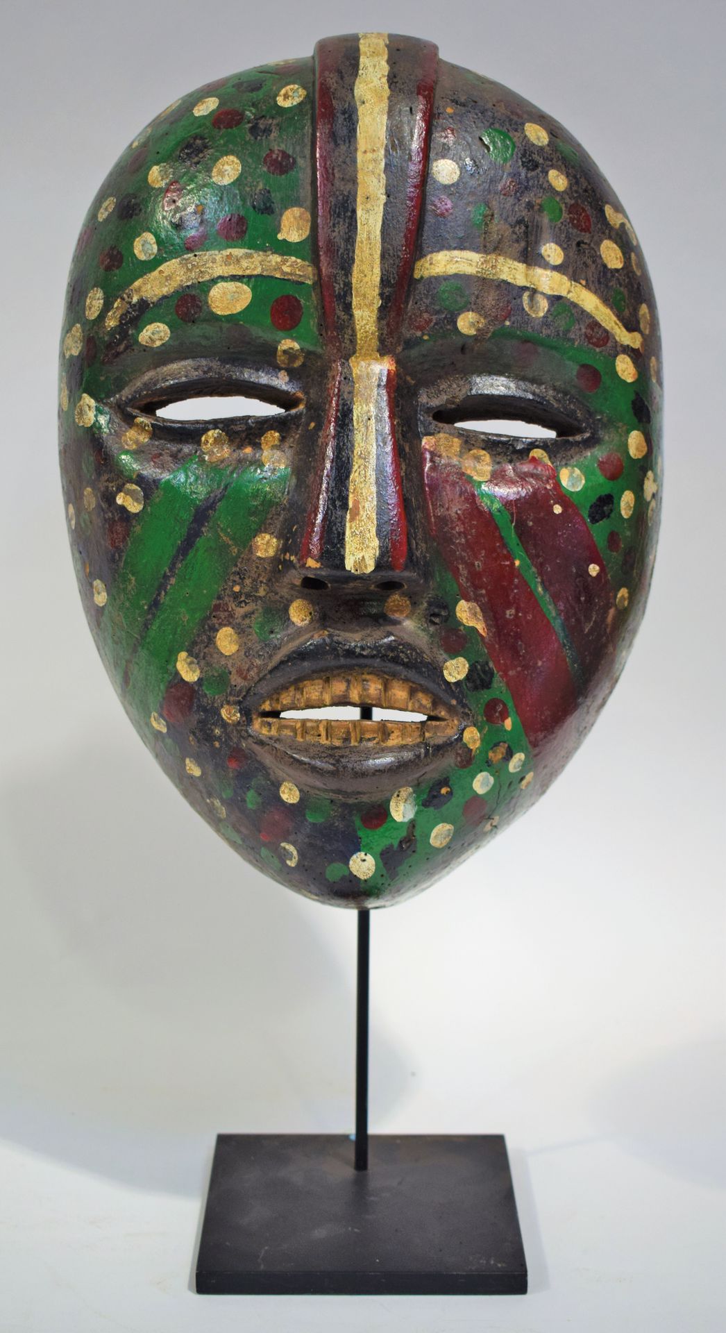 Null (BAKONGO) Large BEMBE mask, custom-made base, 38 cm

|

(BAKONGO) Large BEM&hellip;