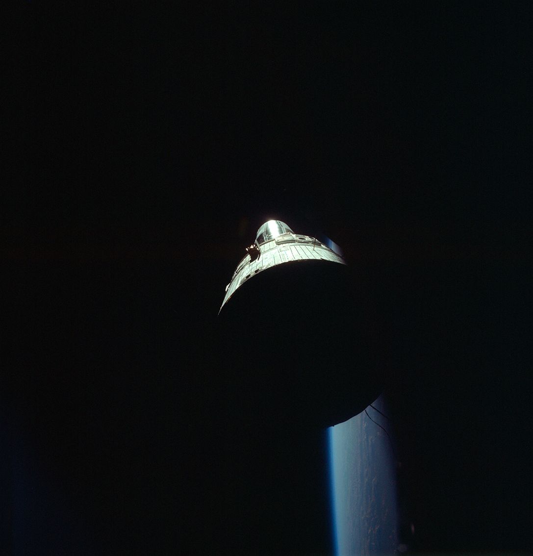 Null (NASA. GROSSFORMAT. GEMINI-7) Das Raumschiff Gemini-7 aus der Sicht des Rau&hellip;