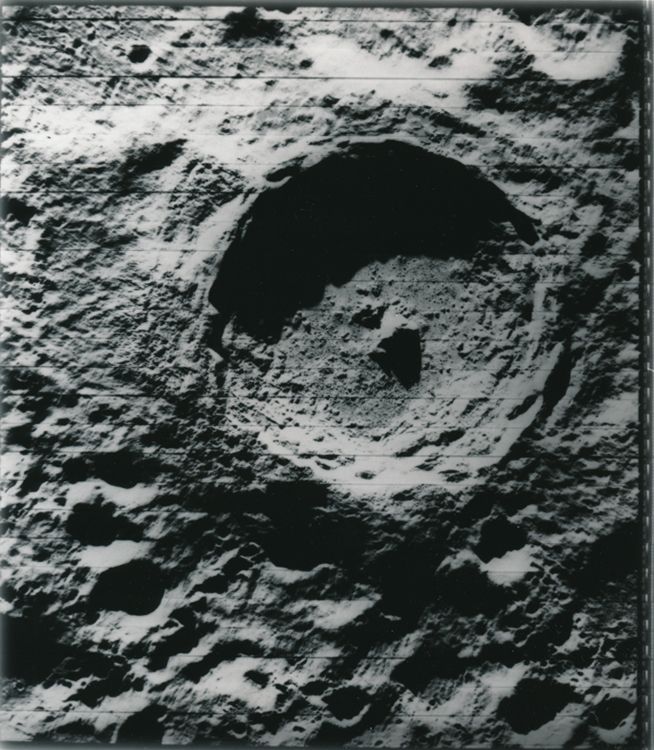 Null (NASA.MOON) TYCHO月球陨石坑。大约在1965年。25,4 x 20,7cm，有边框。