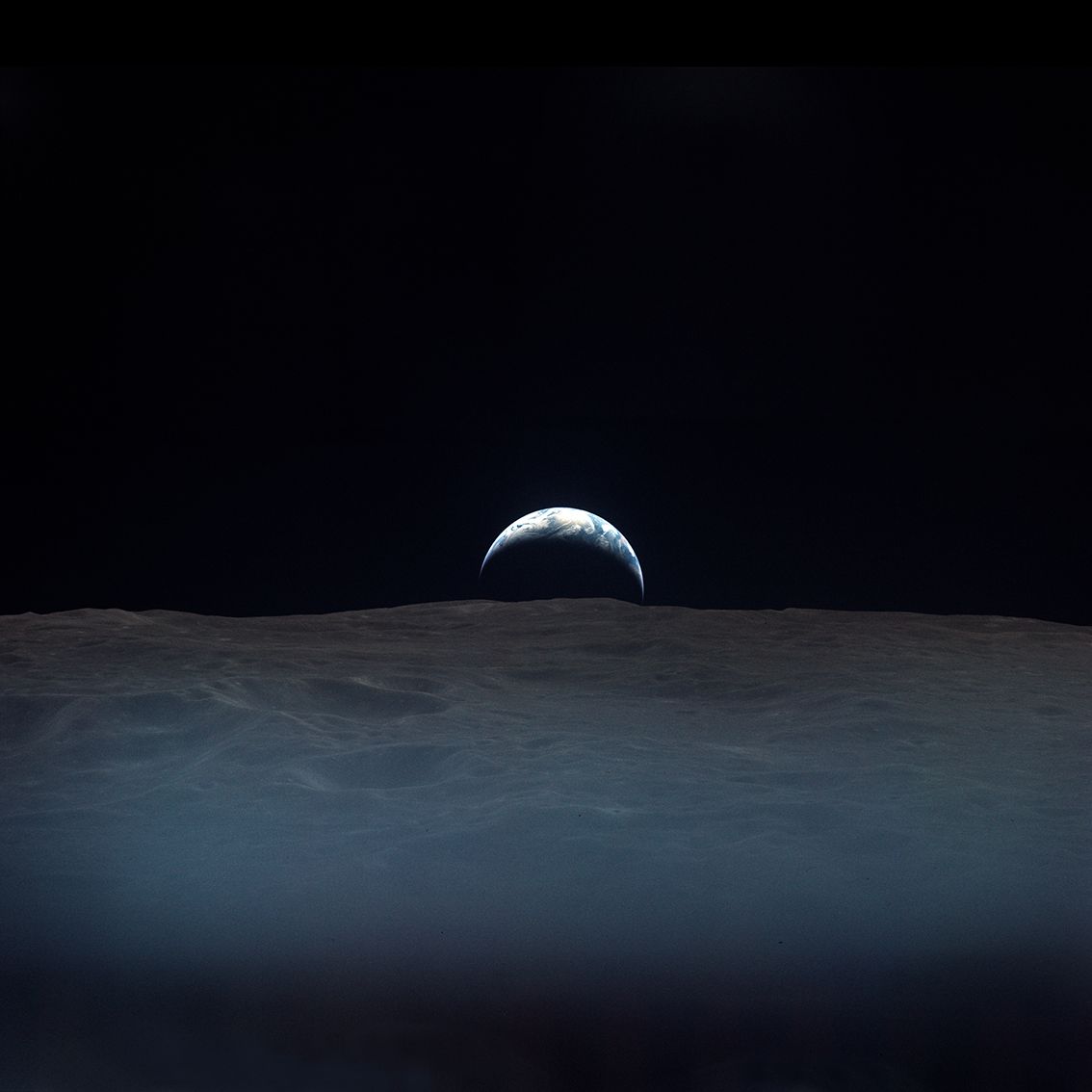 Null (NASA。稀有。大尺寸。地球升起。阿波罗12号) 阿波罗12号任务。从月球轨道观察到的罕见的地球日出。1969年12月。后来的彩色印刷品。正面有编号&hellip;