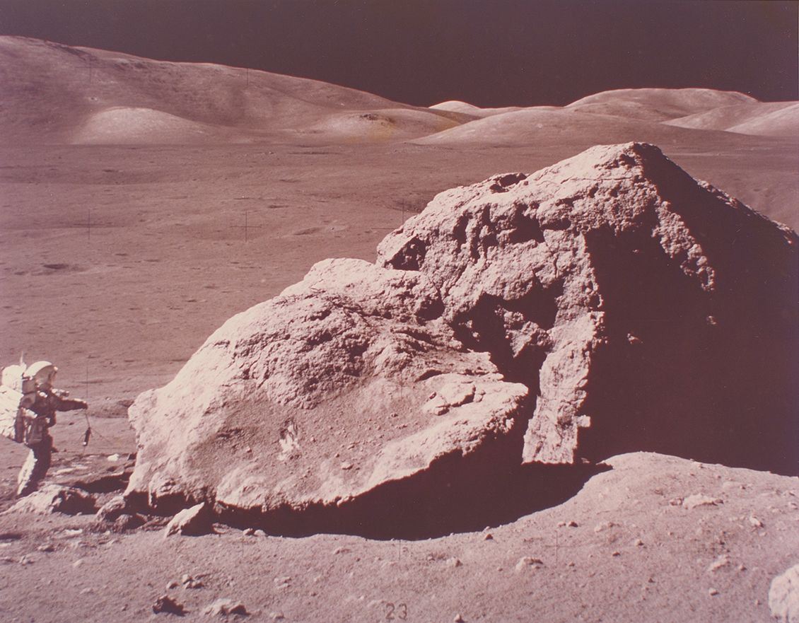 Null (NASA. MOON. APOLLO 17. SCHMITT) 阿波罗17号任务。宇航员Harrisson H. Schmitt在TAURUS-LI&hellip;