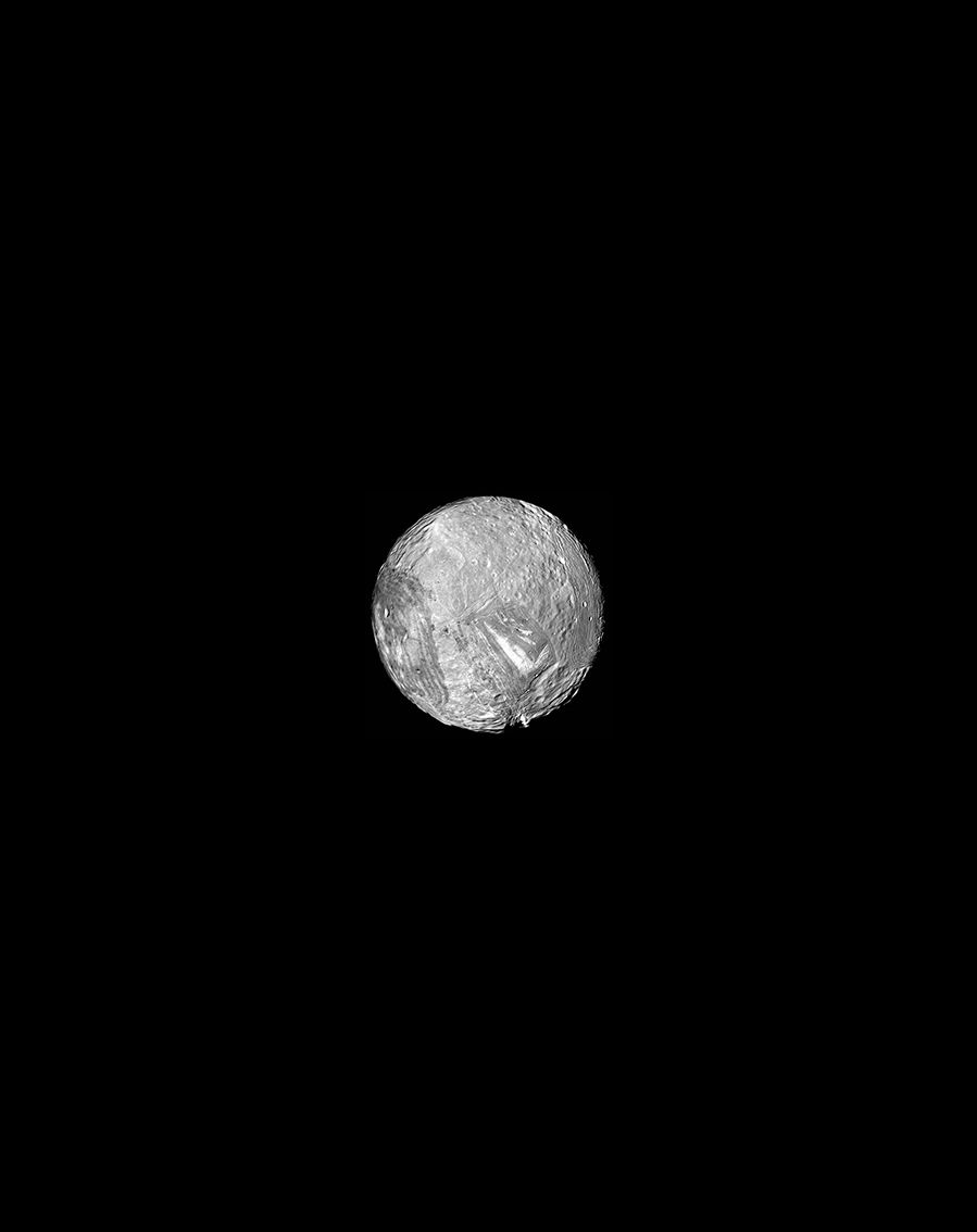 Null (NASA. RARE. URANUS. MIRANDA. VOYAGER II) Superb and rare view of the moon &hellip;