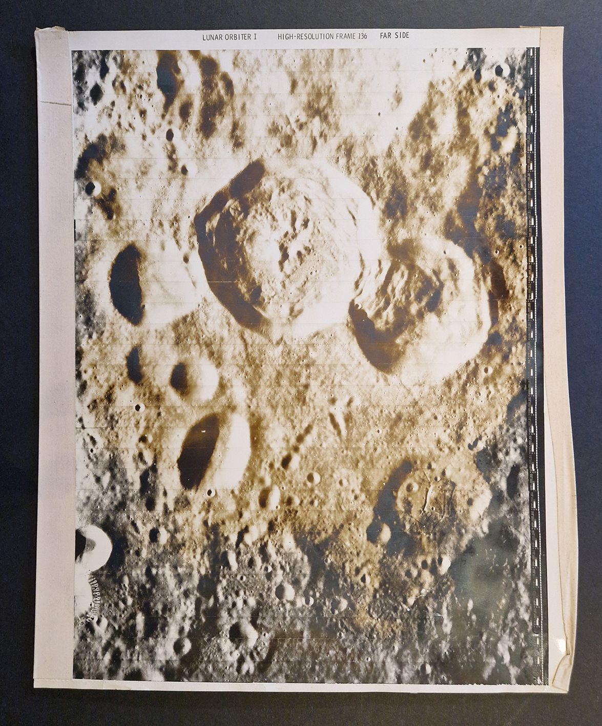 Null (美国国家航空航天局。稀有。大格式。月球轨道器1号) "高分辨率画面136，远侧"。 月球的远侧。大约在1966年。月球轨道器 "任务的目的是对月球表&hellip;