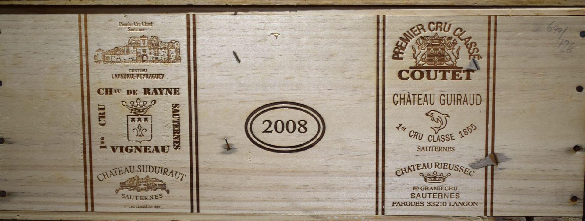 Null (SAUTERNES)木箱中，一套12瓶(6 x 2瓶)Sauterne产区2008年份的葡萄酒，包含以下混合的一级酒庄：1.Chateau LAFA&hellip;