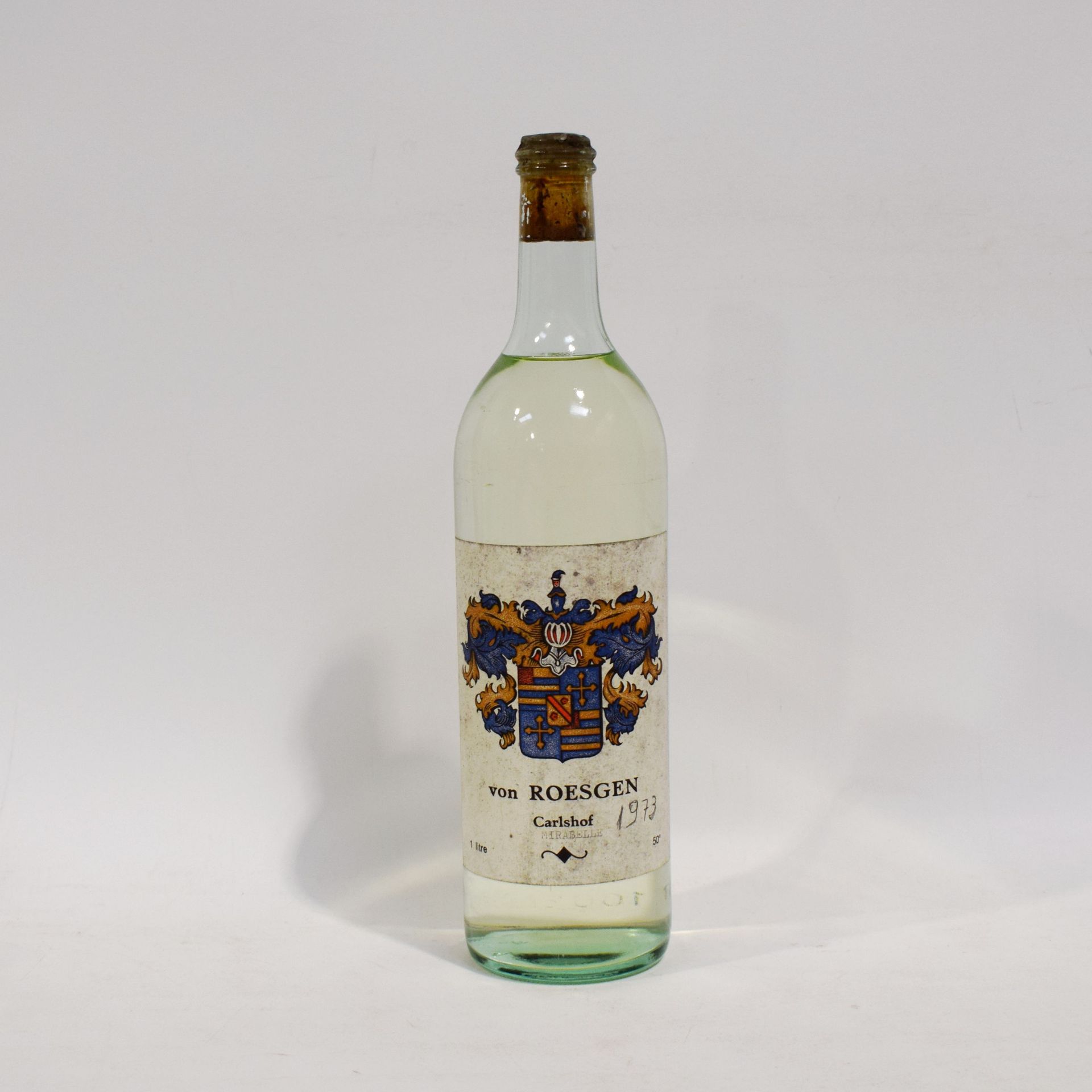 Null (EAU-DE-VIE)一瓶Mirabelle李子白兰地，冯-罗伊斯根-卡尔斯霍夫，瓶上提到1973年，100cl，50%。