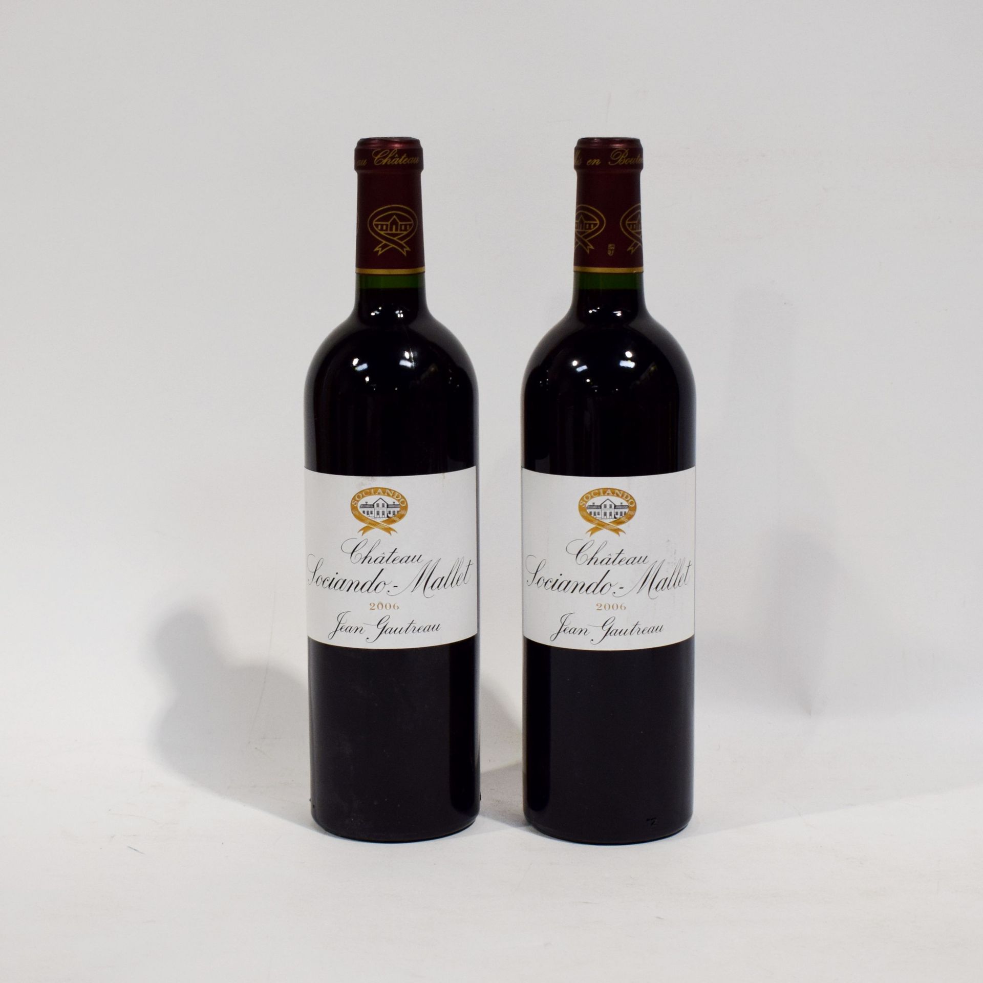 Null (HAUT-MÉDOC)SOCIANDO-MALLET酒庄红葡萄酒一套2瓶，法定产区Haut-Médoc，2006年，良好水平
