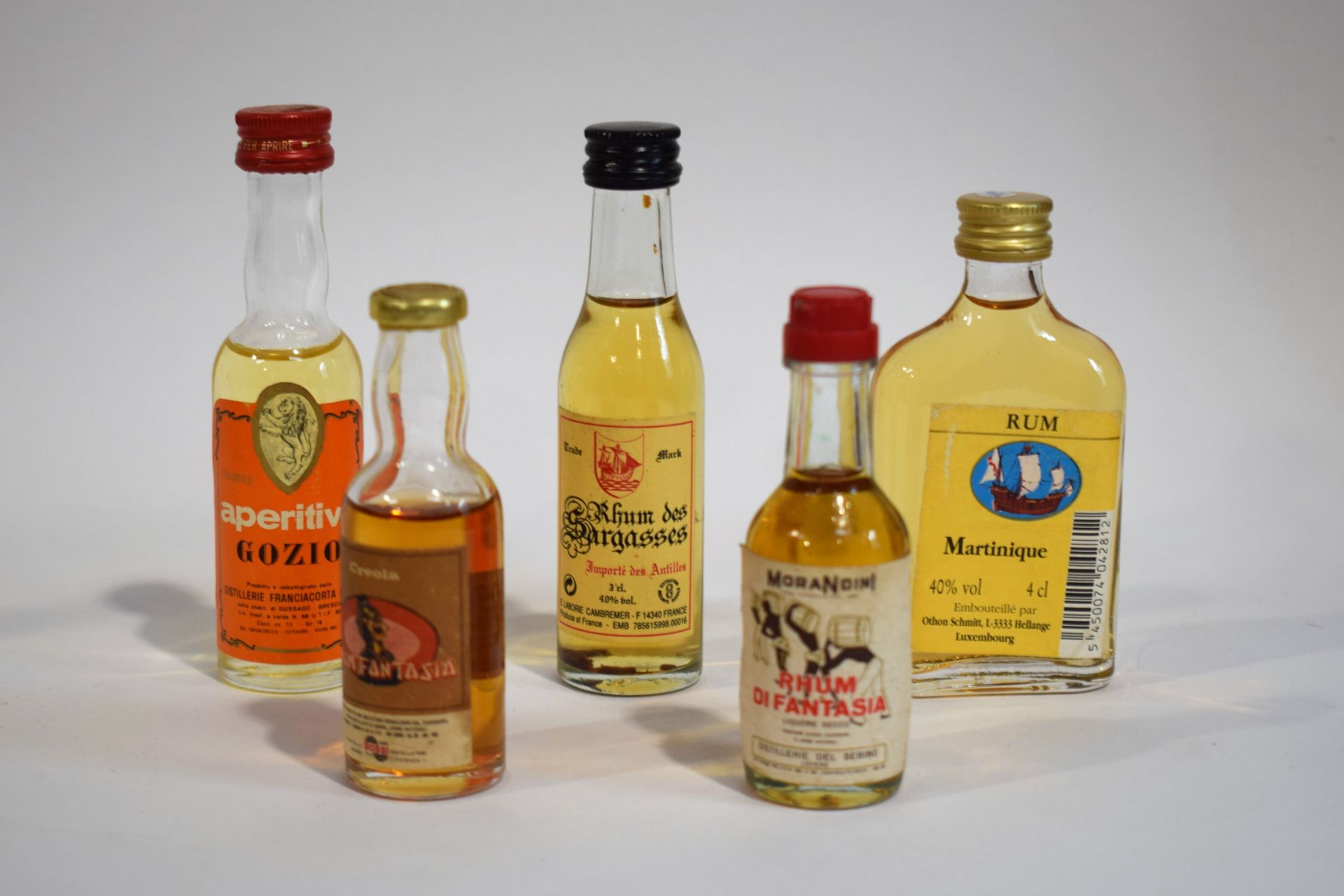 Null Reunion of 4 old rum mignonettes: Rum Fantasia, Rum Martinique, Rum of the &hellip;