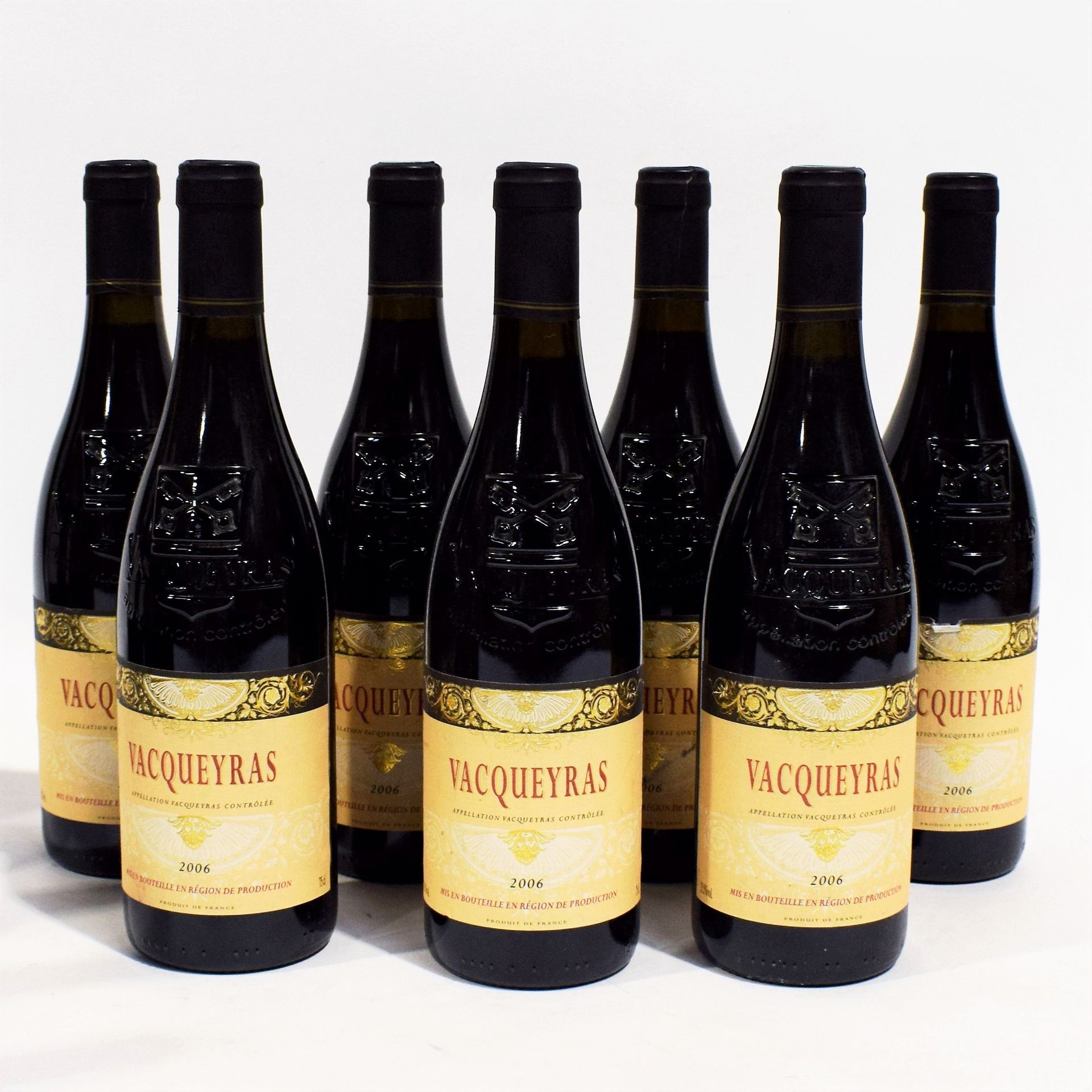 Null (VACQUEYRAS) Set di 7 bottiglie di VACQUEYRAS, 2006, Rosso, buoni livelli