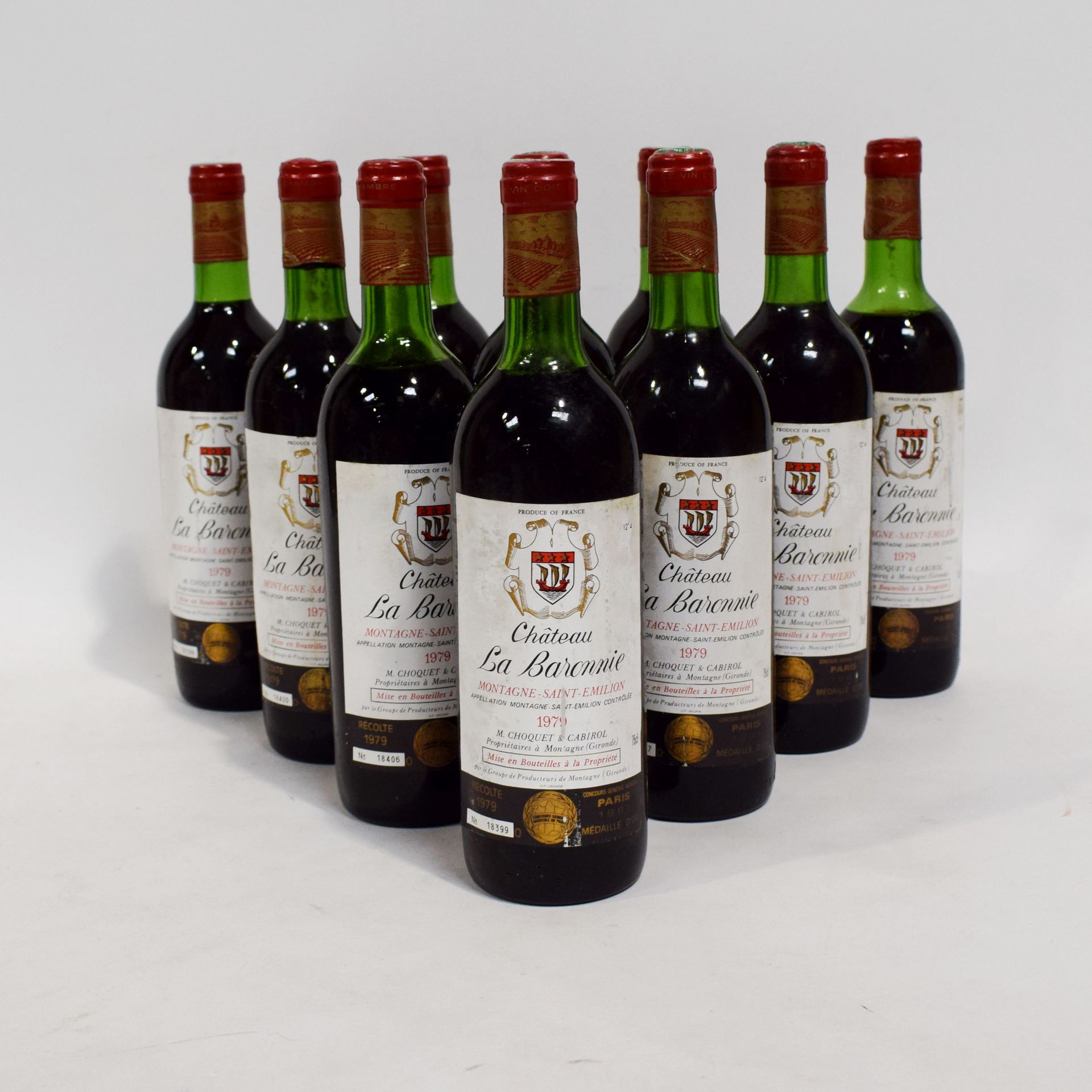Null (SAINT-ÉMILION)一套10瓶LA BARONNIE酒庄，法定产区Montagne Saint-Émilion，年份1979，1981年巴黎&hellip;