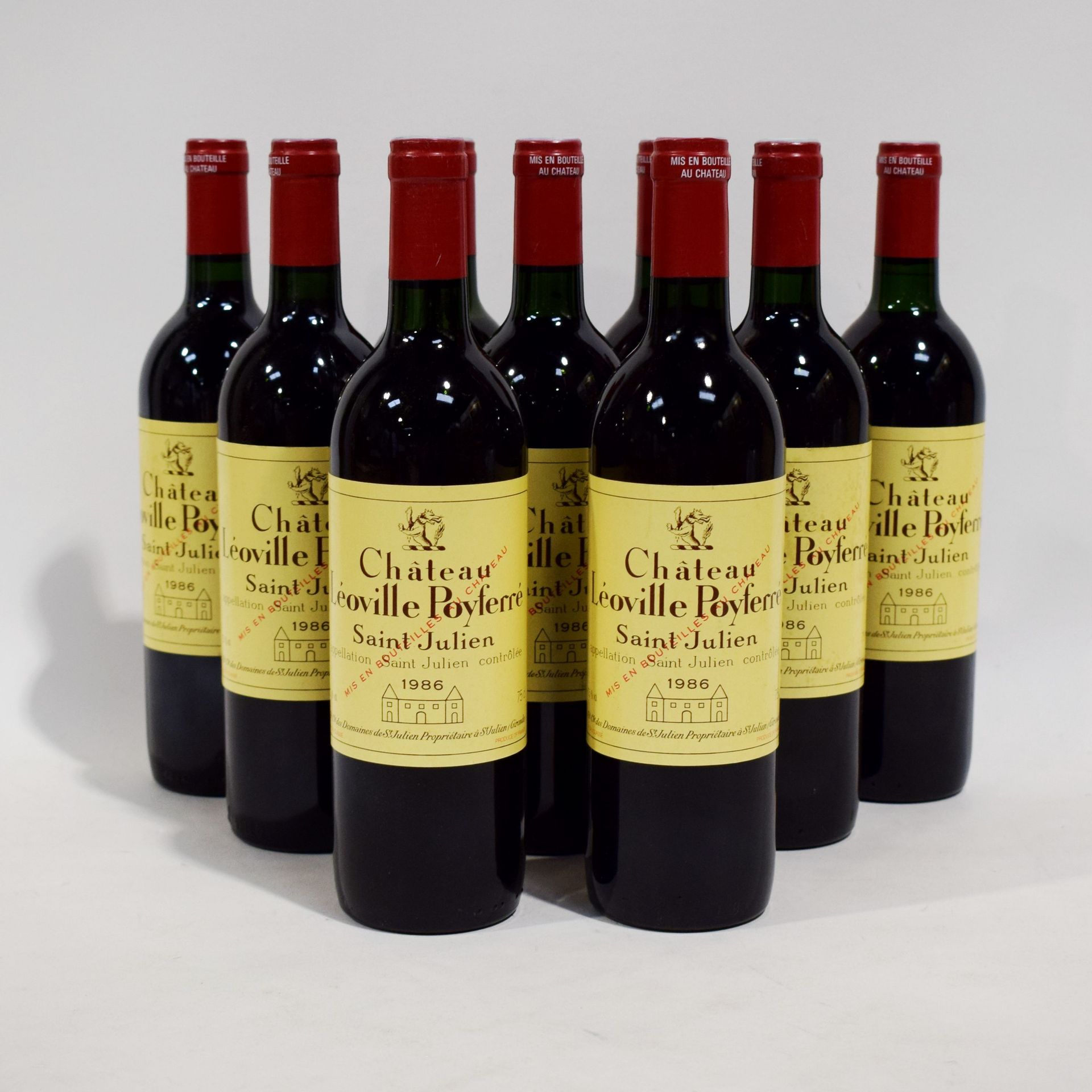 Null (SAINT-JULIEN)一套9瓶LÉOVILLE POYFERRÉ酒庄的葡萄酒，圣朱利安产区，1986年份，颈部低处水平良好