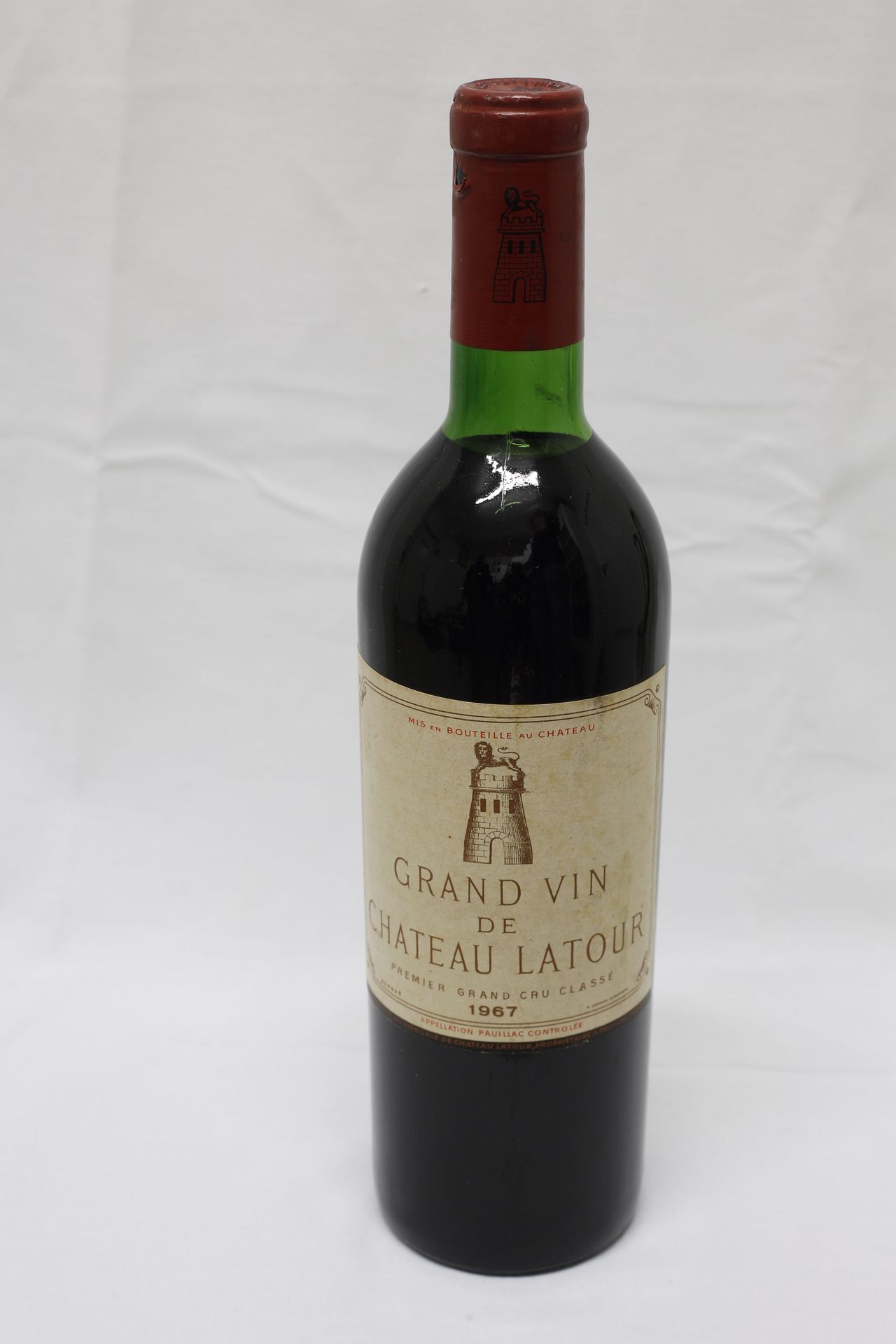 Null (PAUILLAC) Flasche des Château LATOUR, Jahrgang 1967, Appellation Pauillac,&hellip;