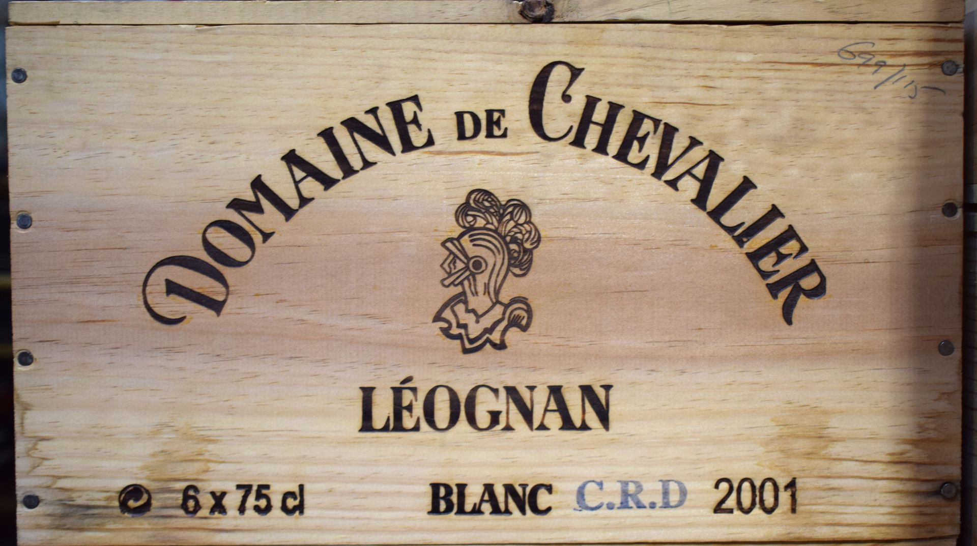 Null (PESSAC-LÉOGNAN) In una cassa di legno, set di 6 bottiglie di Domaine de CH&hellip;