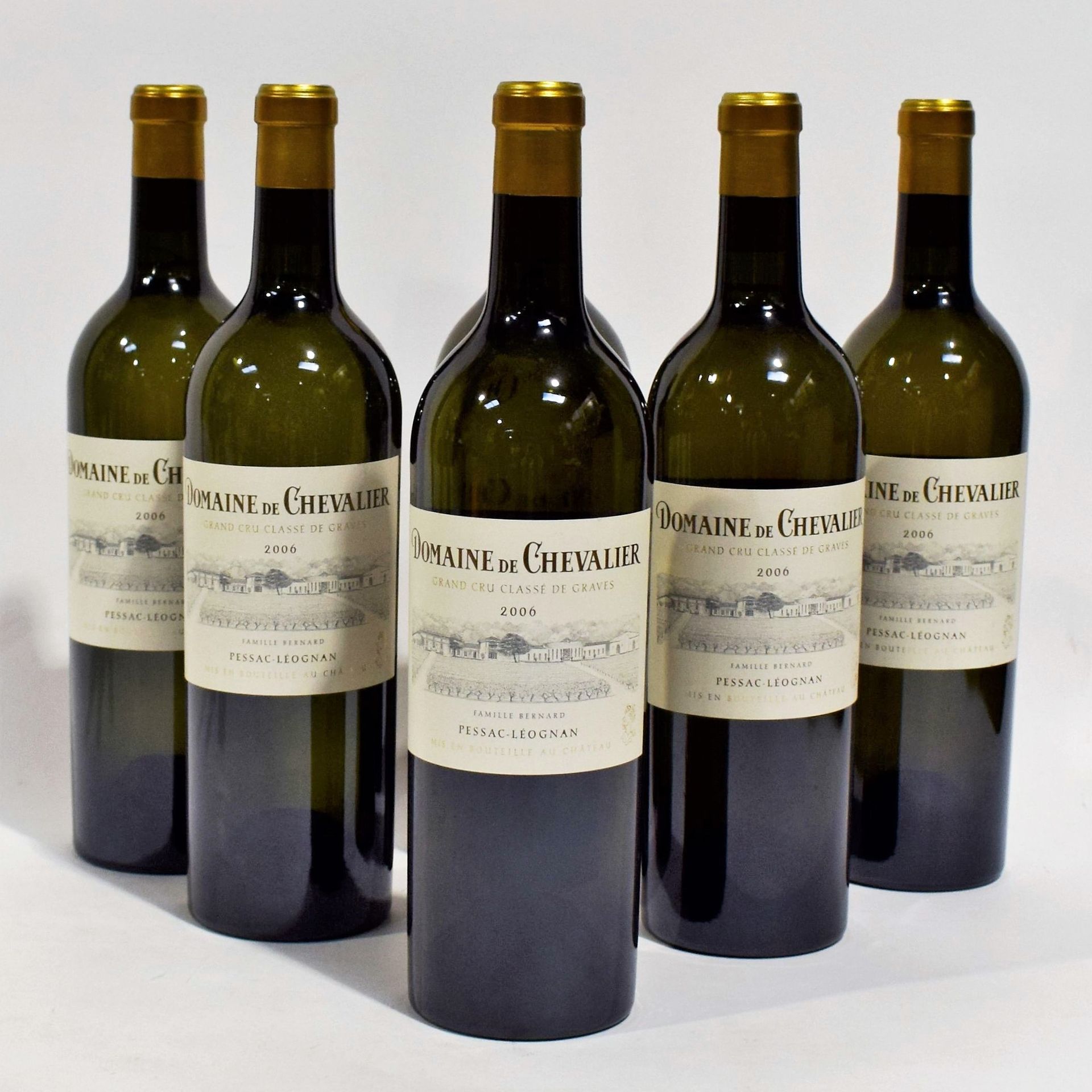 Null (PESSAC-LÉOGNAN) Set of 6 bottles of Domaine de CHEVALIER, Famille Bernard,&hellip;