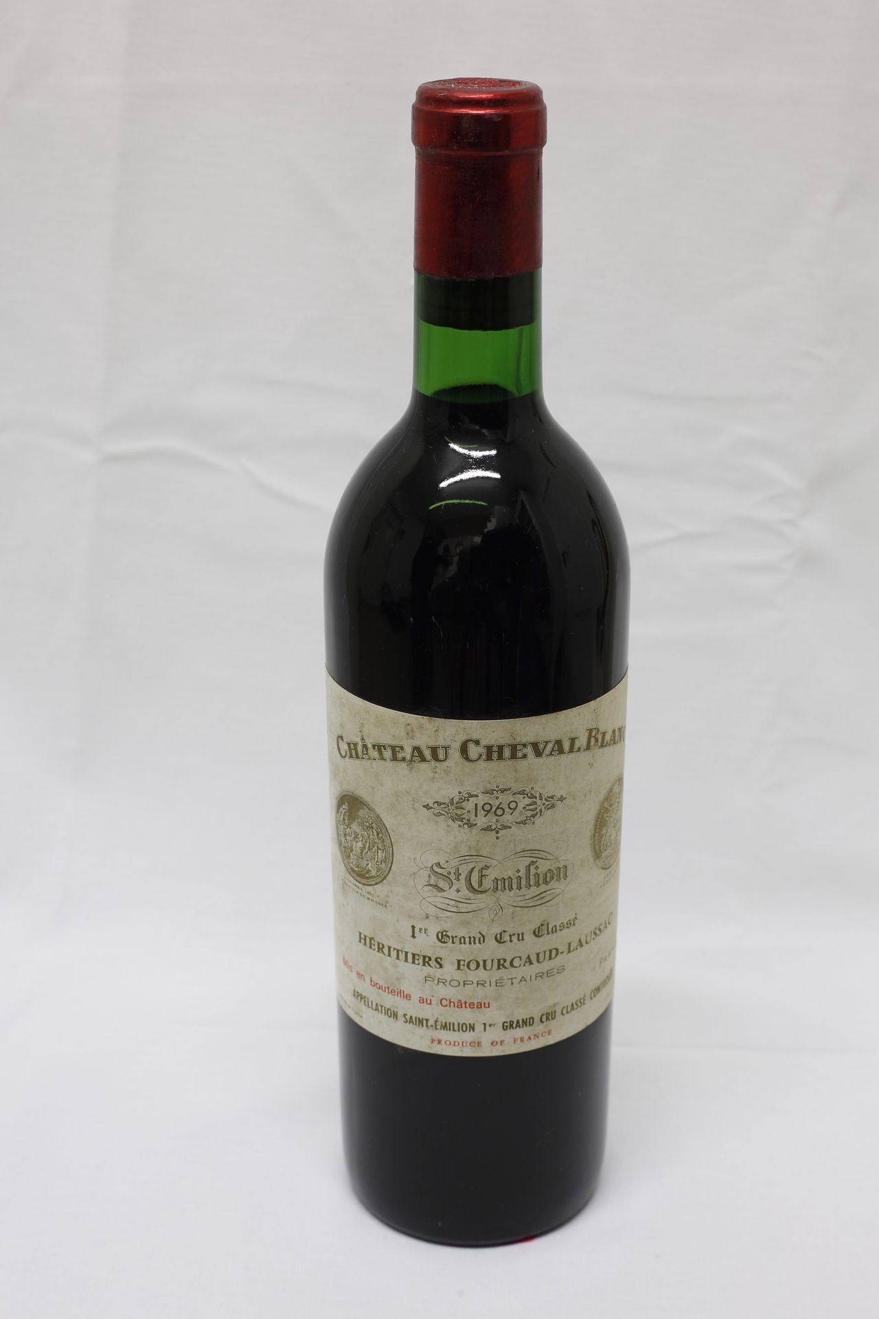 Null (SAINT-ÉMILION) Flasche des Château CHEVAL BLANC, Jahrgang 1969, 1er Grand &hellip;