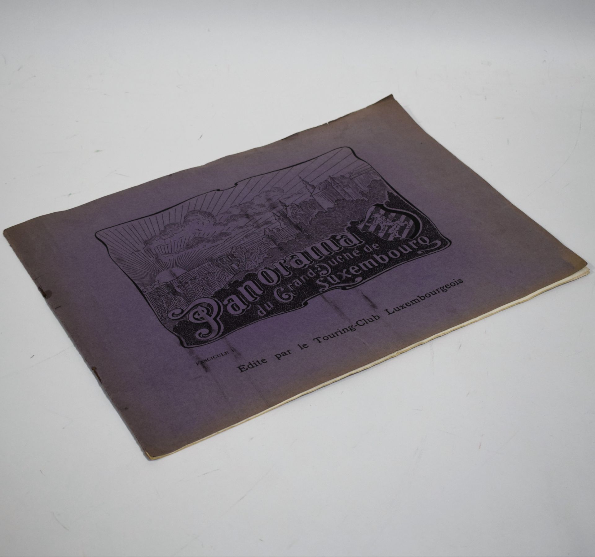 Null (旅游)卢森堡大公国全景，由卢森堡旅游俱乐部出版的分册I，罕见的分册，原版淡紫色封面，图版状况良好，大约在1910/1920年，30 x 42厘米