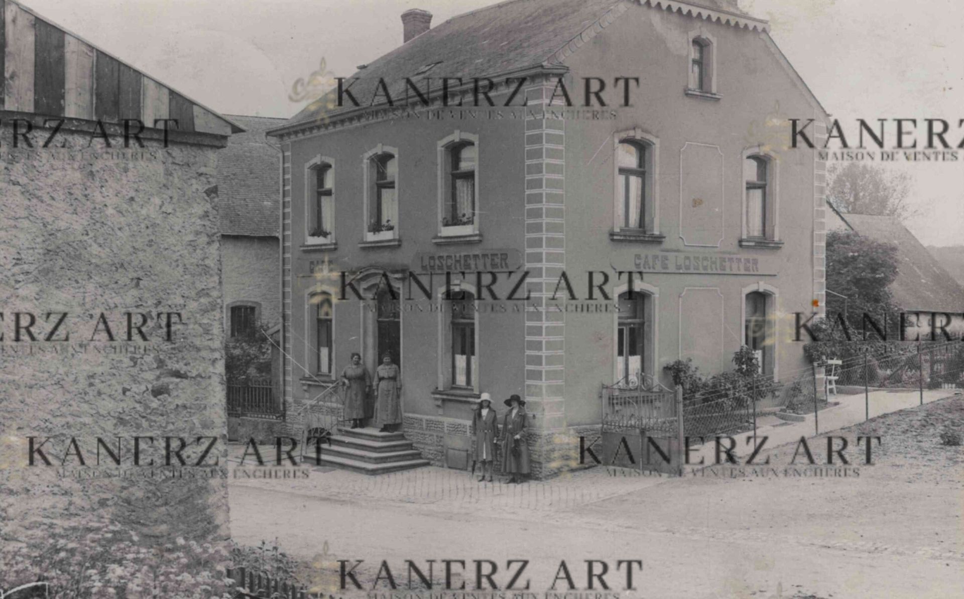 Null (CAFÉ) Belle carte-photo du café LOSCHETTER à Lamadeleine, 1924