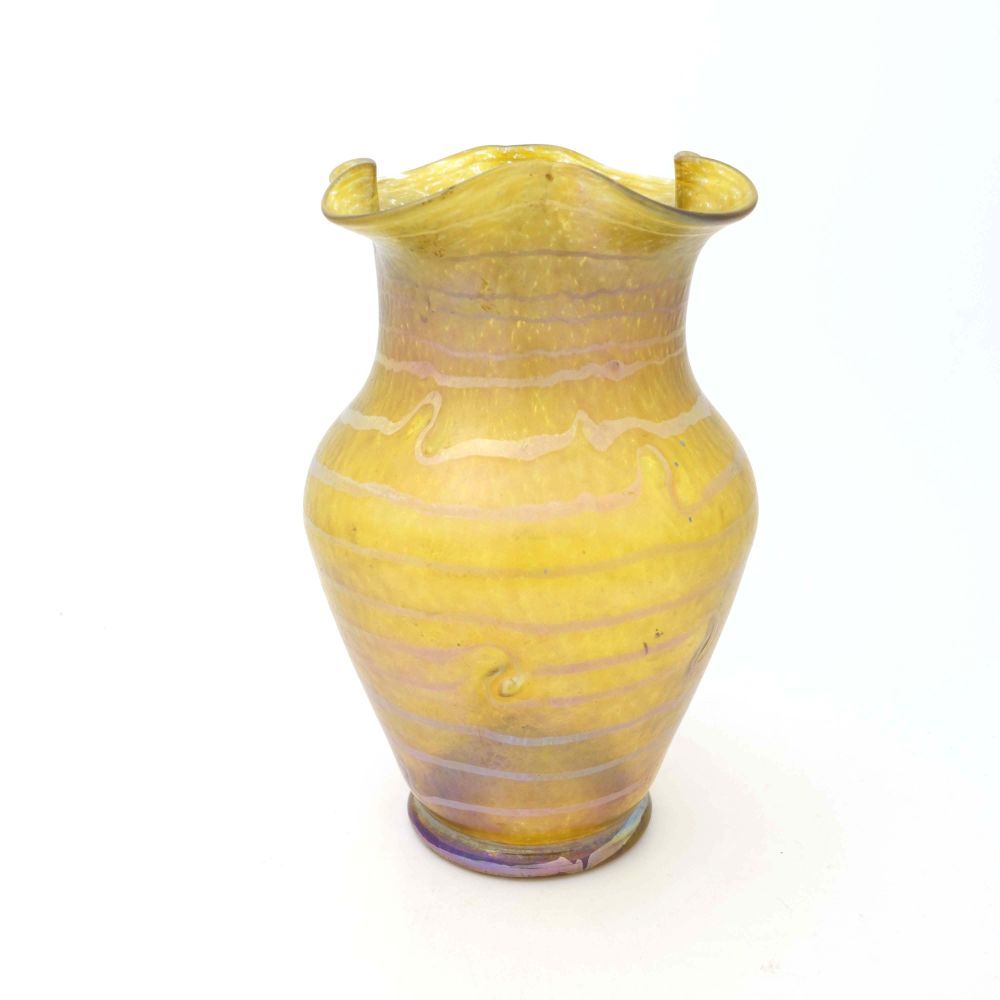 Null Otto Thamm pour Fritz Heckert, un très grand vase en verre irisé de style s&hellip;