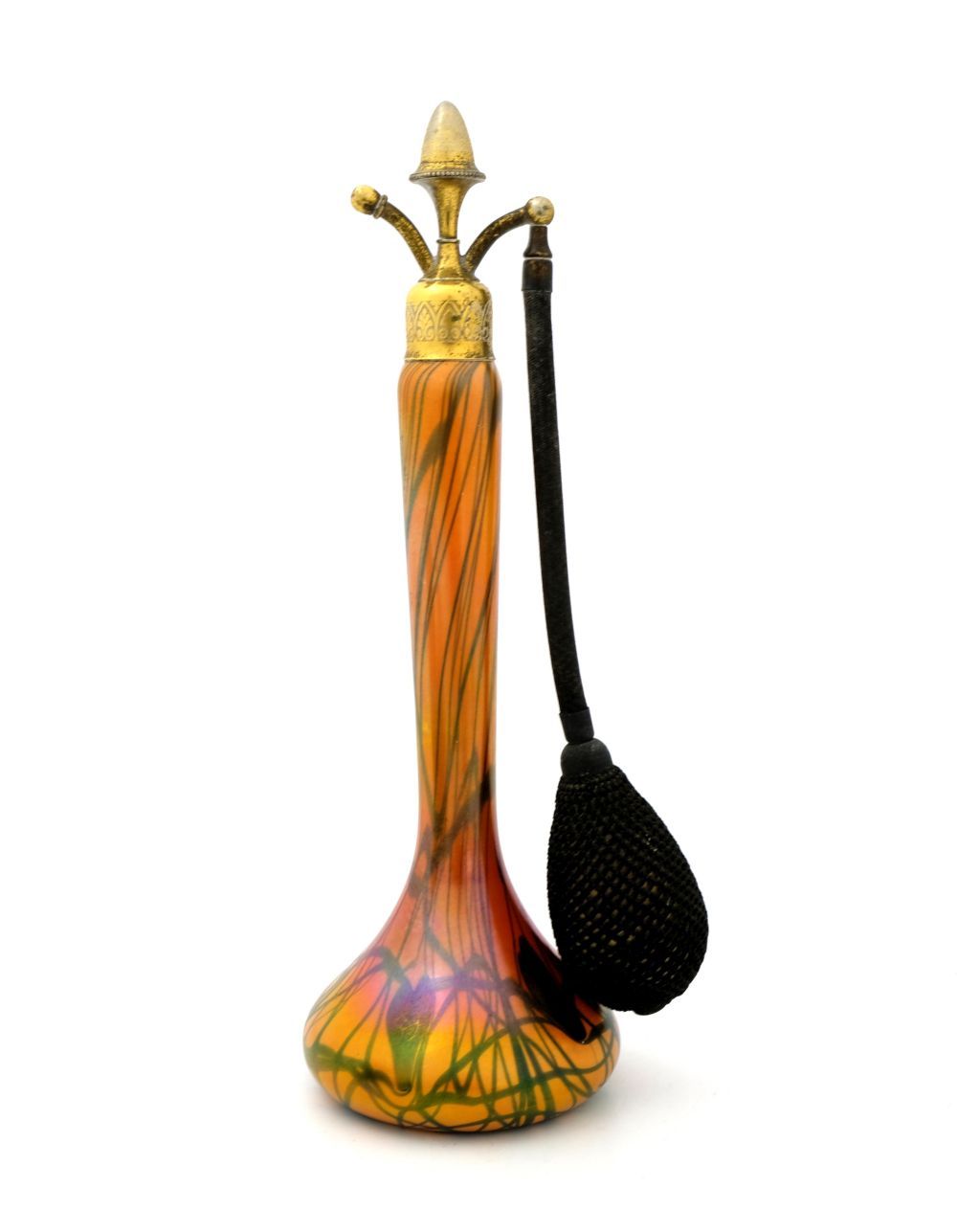 Null Frederick Carder为Steuben设计的DeVilbiss新艺术派彩色玻璃雾化器，Tyrian Vine设计，细长的葫芦形状，橙色带紫色&hellip;