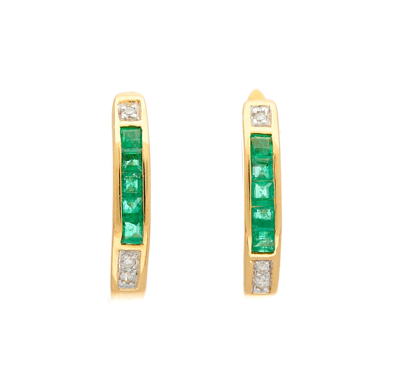 Null 一对18K金口径切割祖母绿和明亮式切割钻石半环形耳环，印有750，长1.6厘米，重2.8克 - 整体状况良好 - 祖母绿是一种匹配良好的中等深绿色色调&hellip;