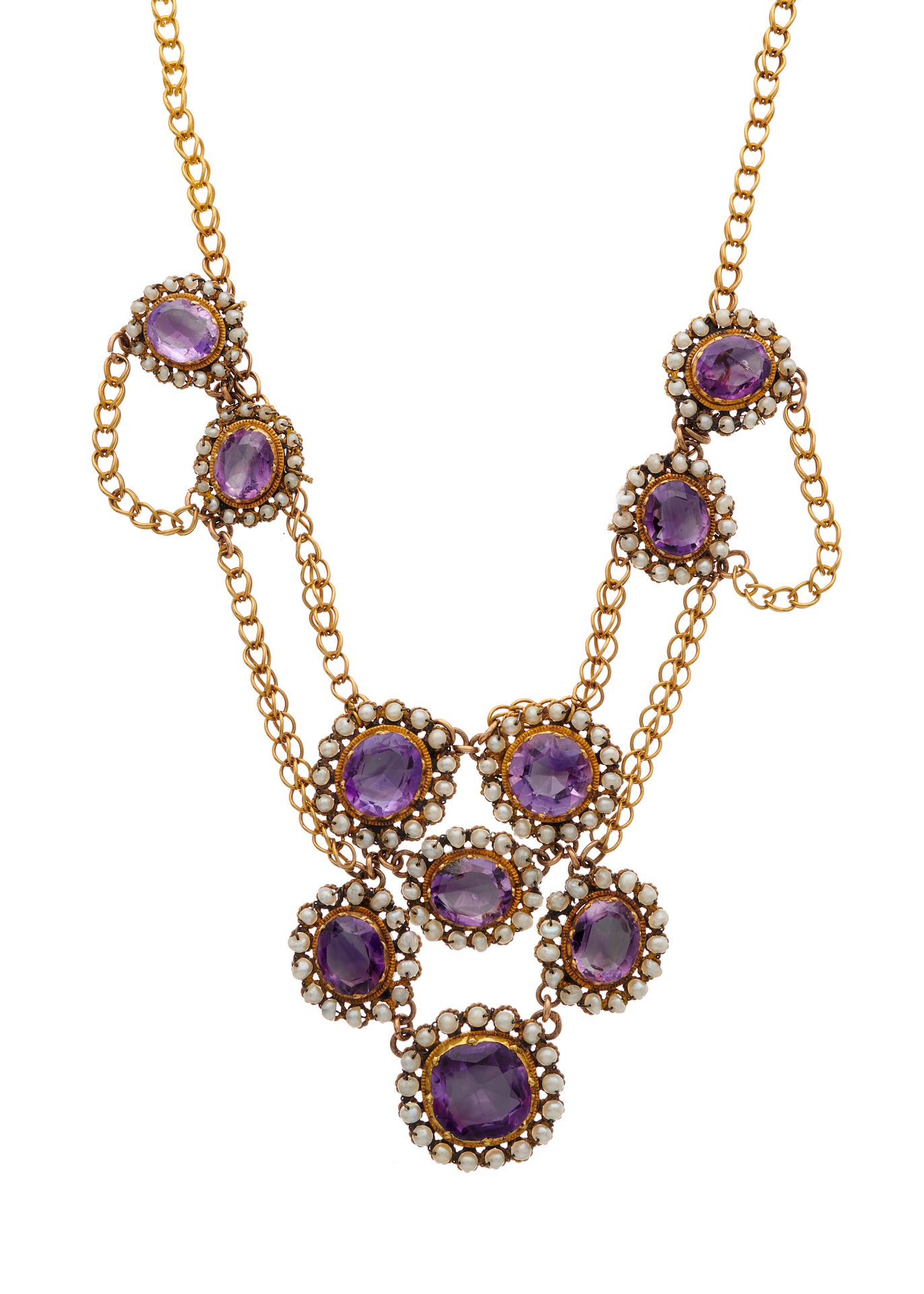 Null 一条19世纪的黄金、紫水晶和籽珍珠簇拥的花环项链，带有类似的推片式扣，长38厘米，重15克 - 整体状况良好 - 紫水晶是一种很好的匹配，中等到深紫色&hellip;