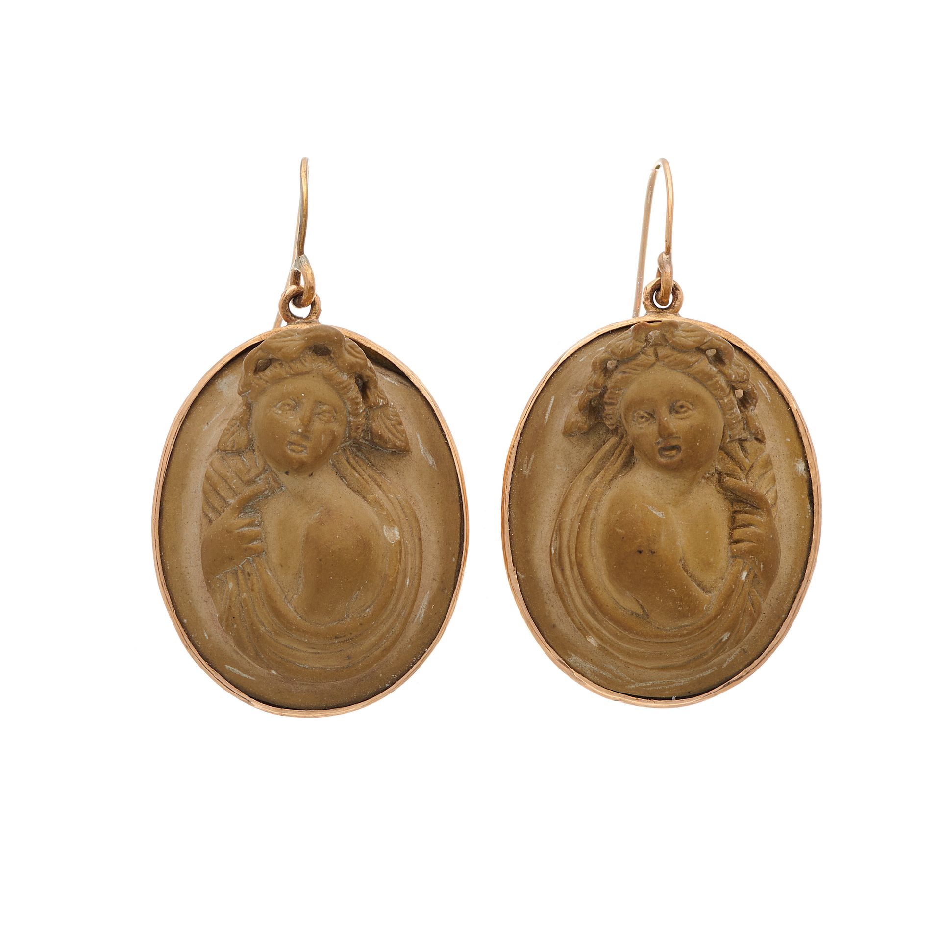 Null A pair of late Victorian gold, lava cameo drop earrings, each carved to dep&hellip;