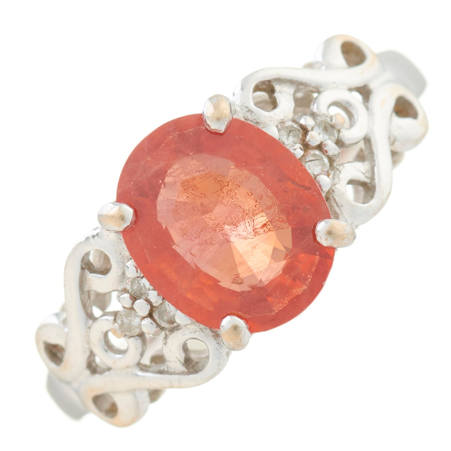 Null Un anello in oro 18ct con opale di fuoco e diamanti, l'opale misura circa 9&hellip;