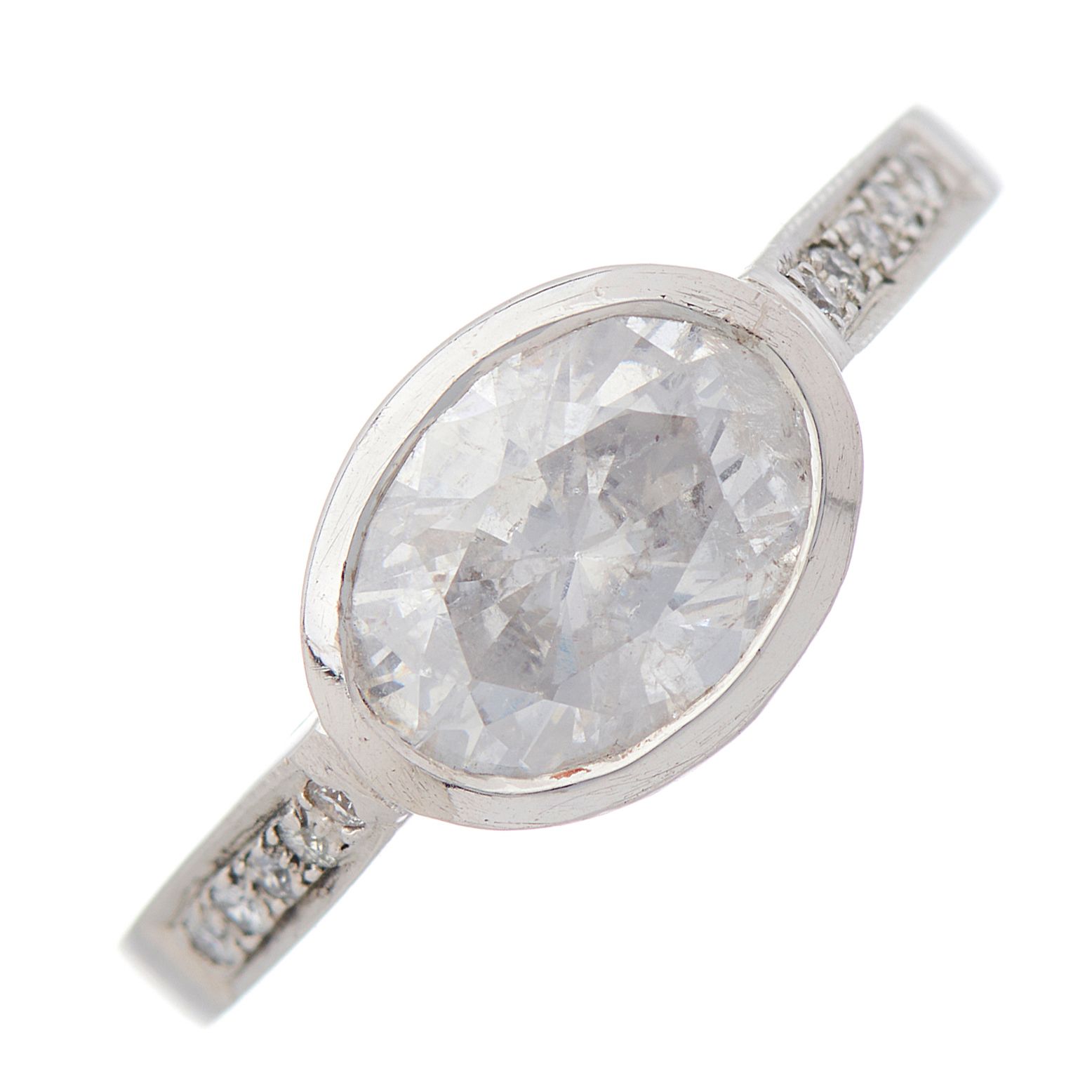 Null Un anello in oro 18ct con diamante a forma ovale e una sola pietra, con spa&hellip;
