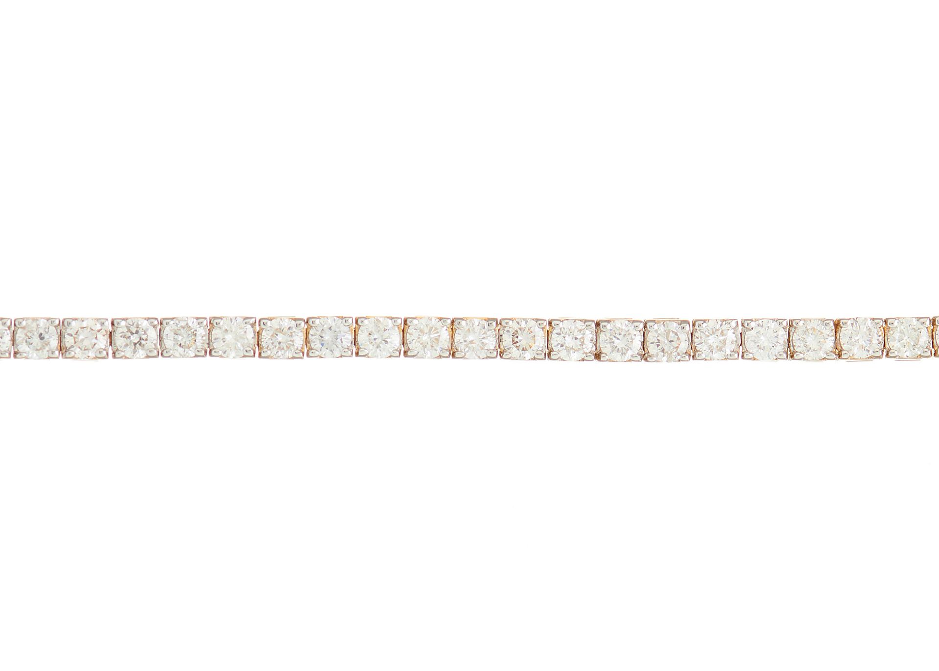 Null 一条18K金明亮式切割钻石手链，估计钻石总重量为3克拉，主要为I-J色，SI净度，扣子上印有18K，长18厘米，重7.9克 - 整体状况良好 - 钻石&hellip;