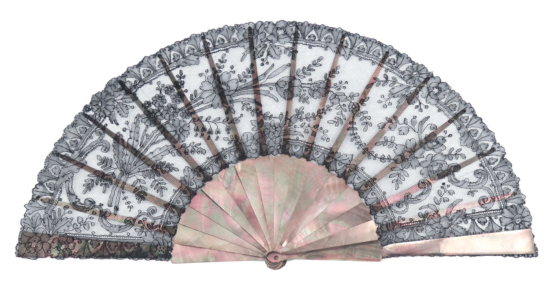 Null A third quarter 19th century black Chantilly lace fan, the leaf of floral d&hellip;