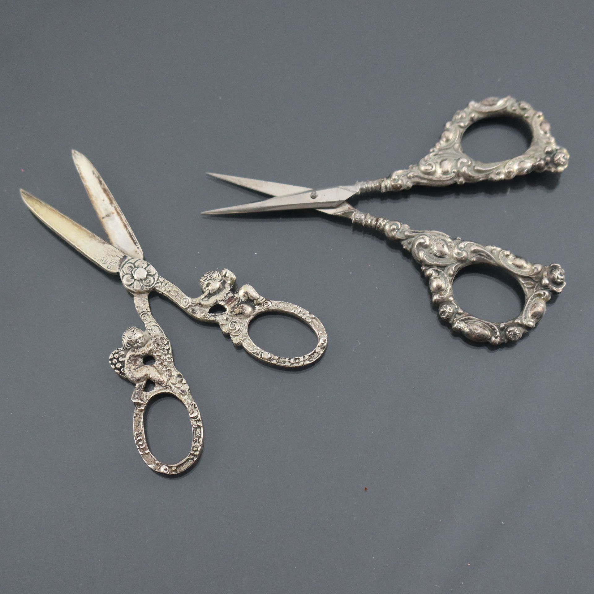 Null Ciseaux anciens : une jolie paire de ciseaux à aiguille en métal argenté ga&hellip;