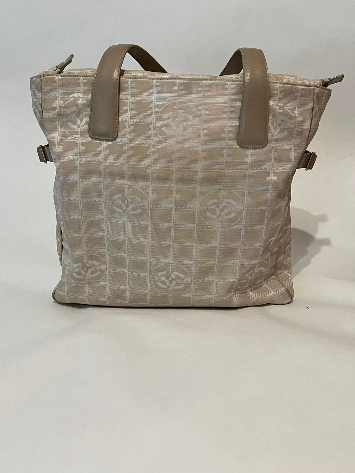 CHANEL Shopping bag xl Chanel beige/ecru in jacquard Le…